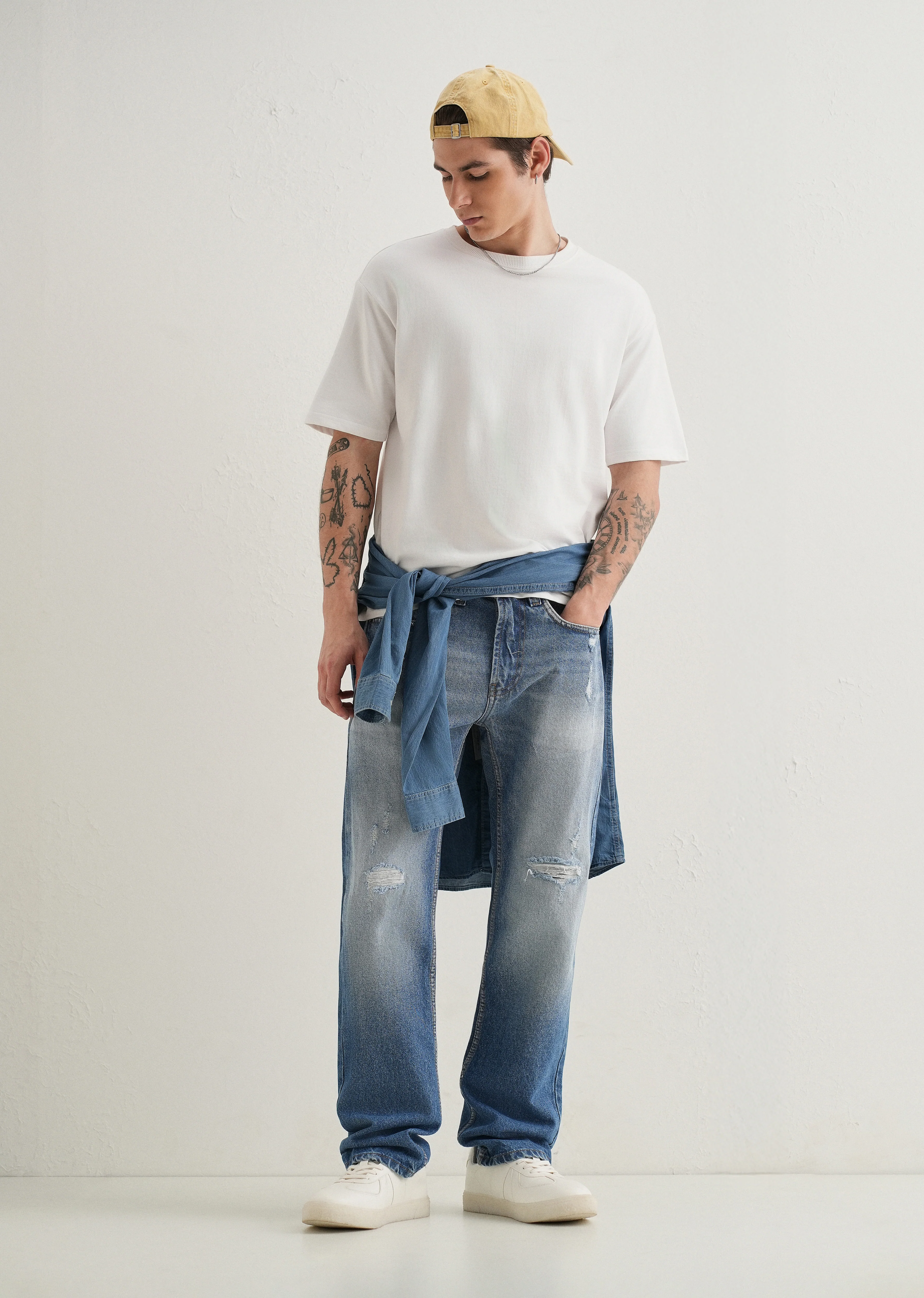 Afina Ripped Blue Straight fit Jeans - Image 6