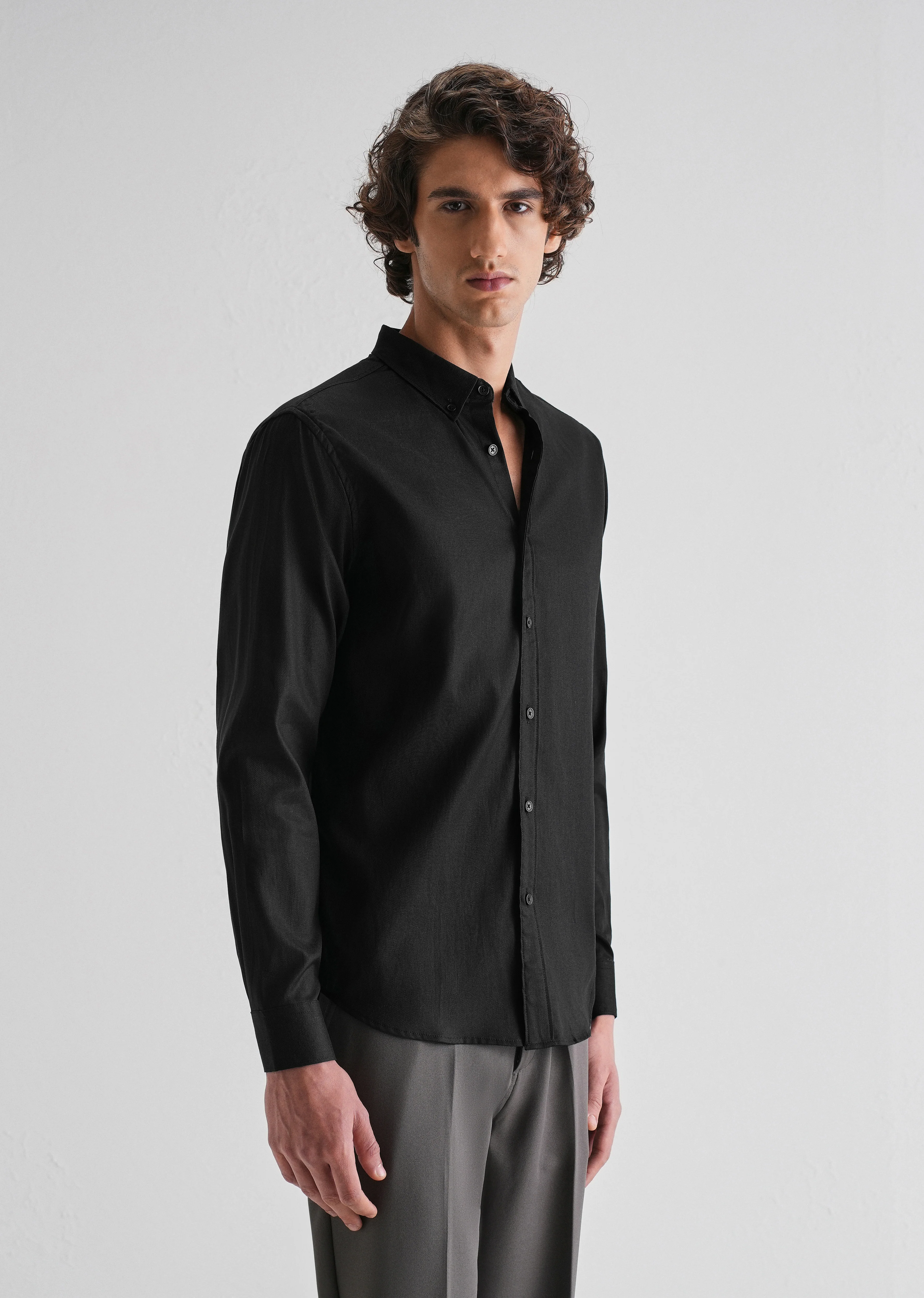 Black Plain Blended Cotton Regular Fit Shirt - Image 4