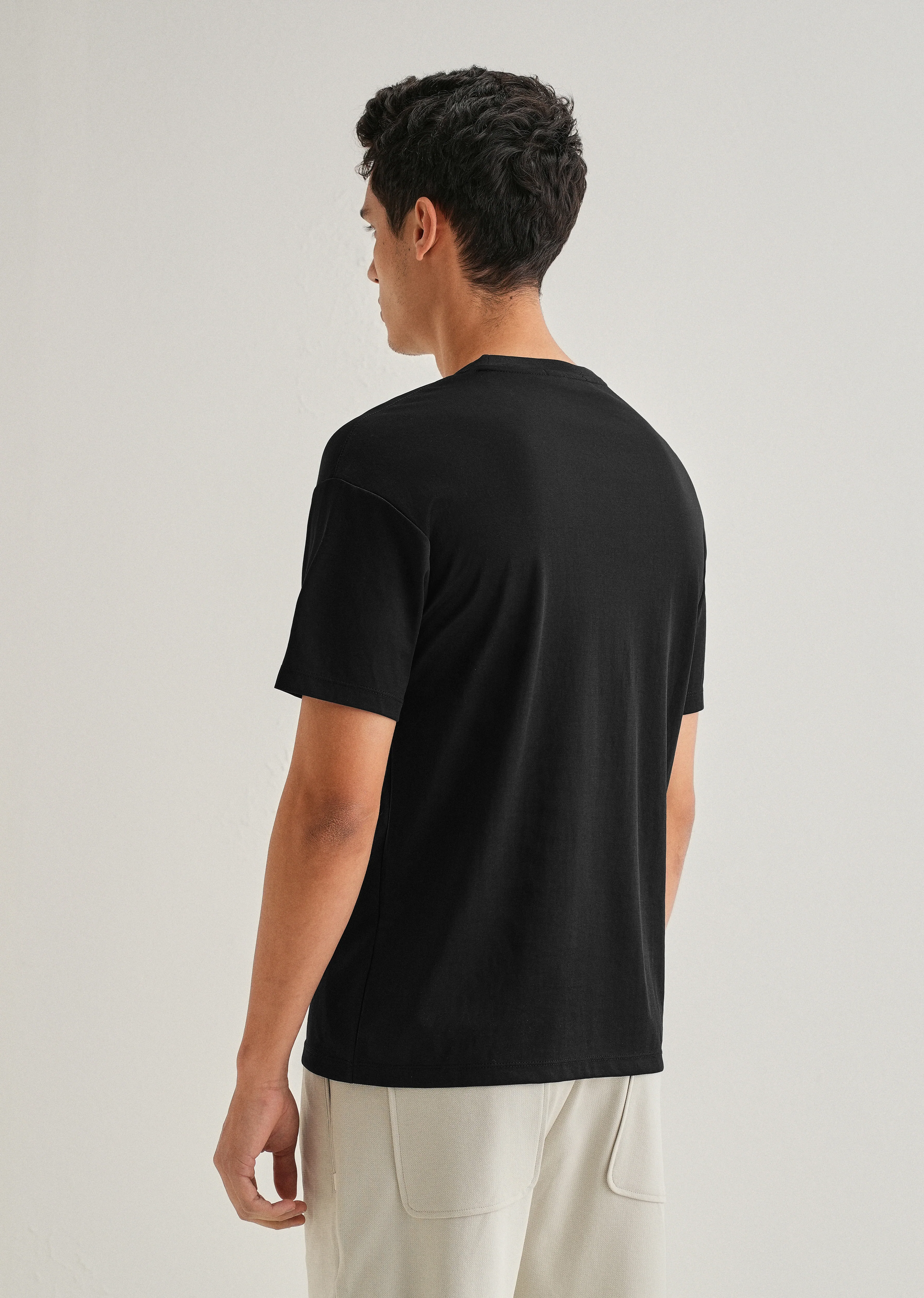 Black Crew Neck T-shirt - Image 2