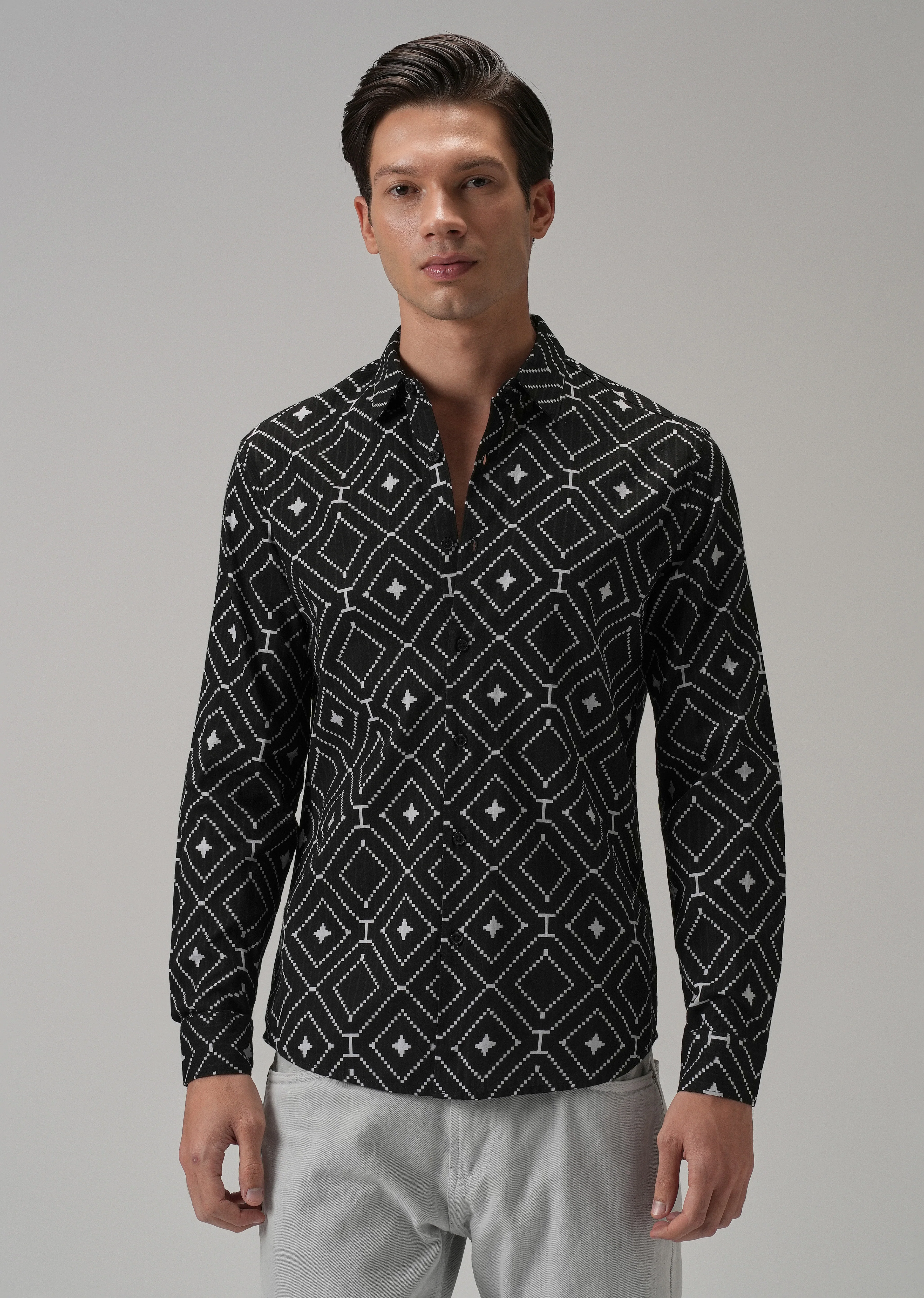 Black Diamond Pattern Print Shirt - Image 3