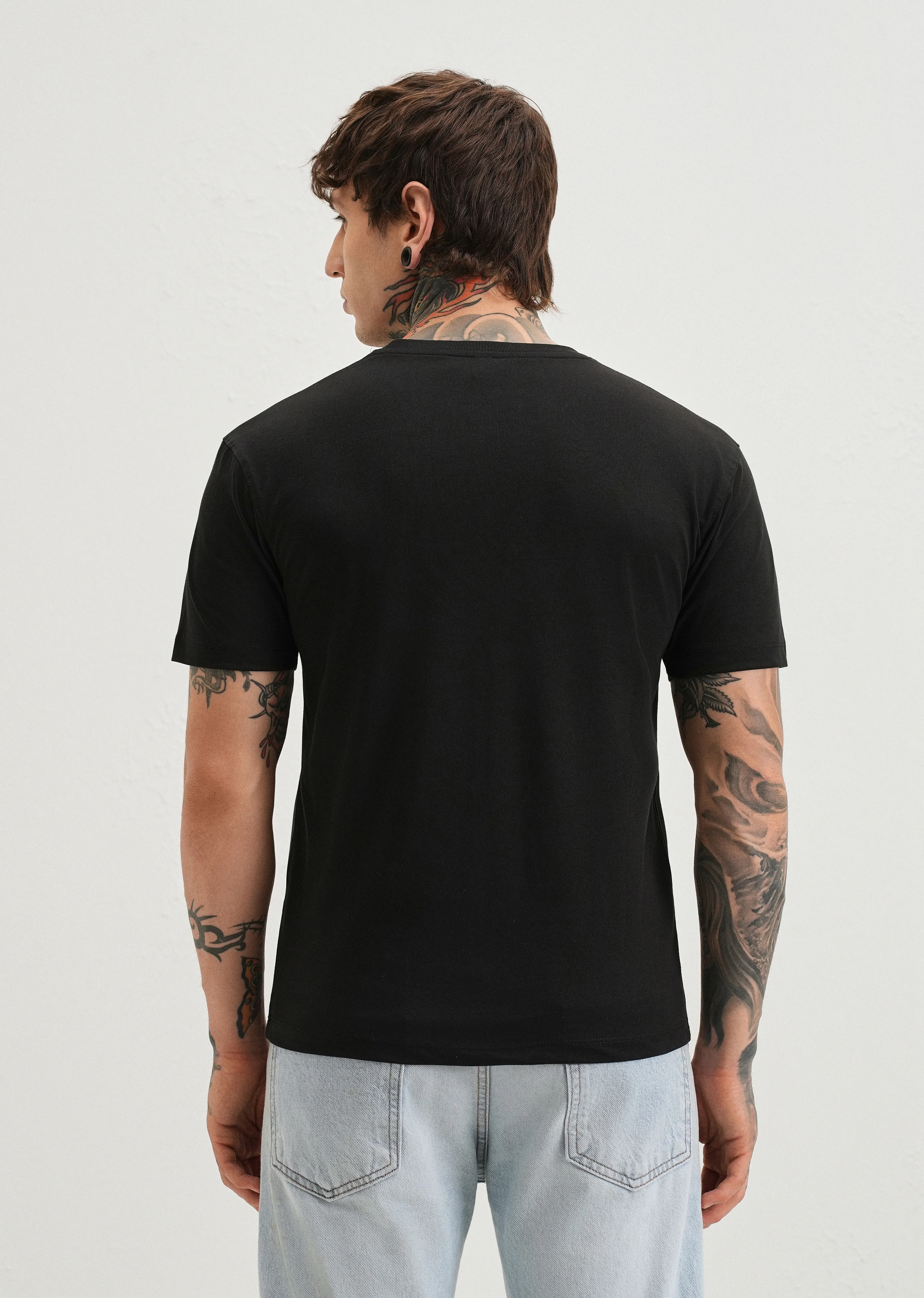 Black Graphic Printed T-shirt - Image 2