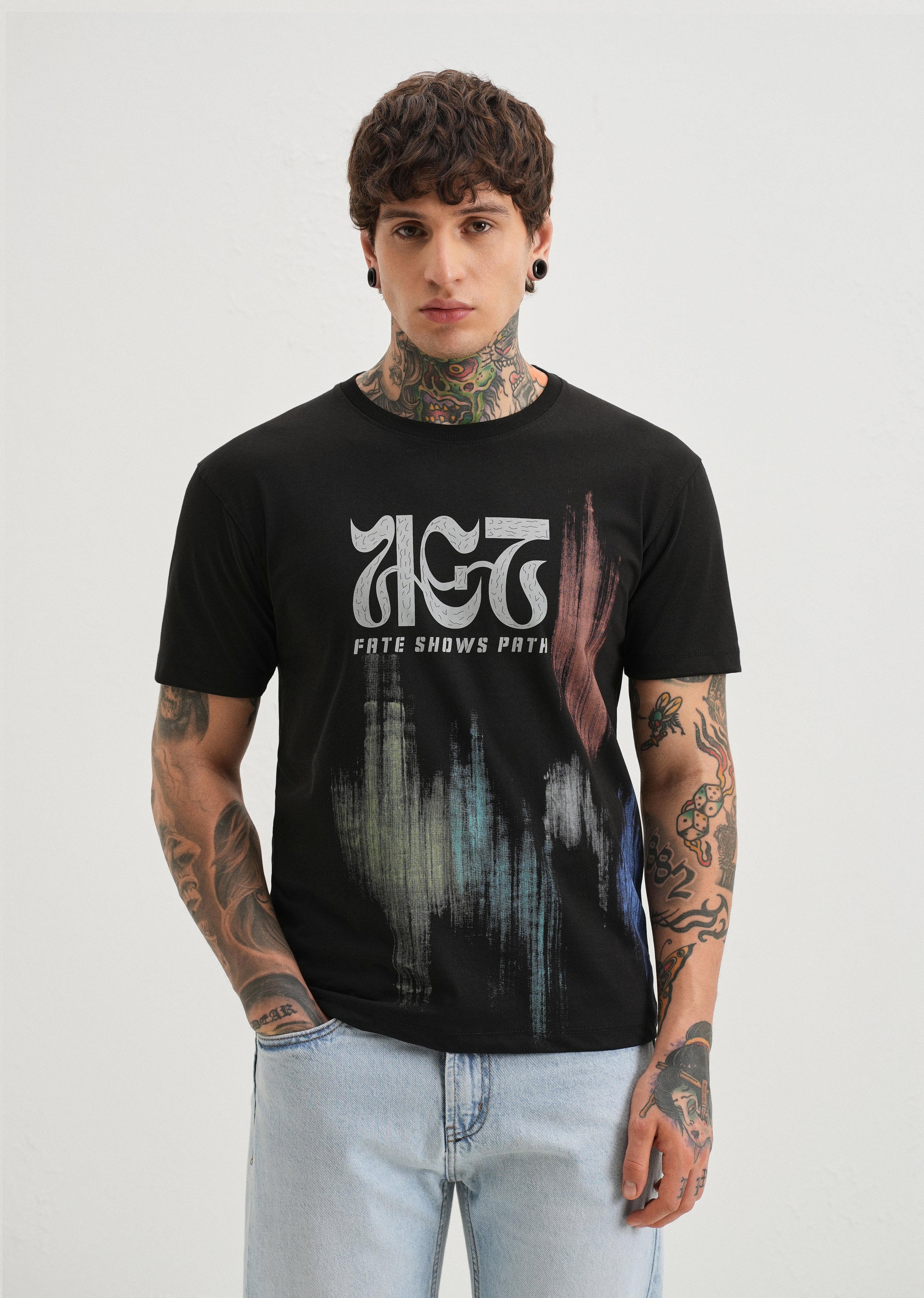Black Graphic Printed T-shirt - Image 3