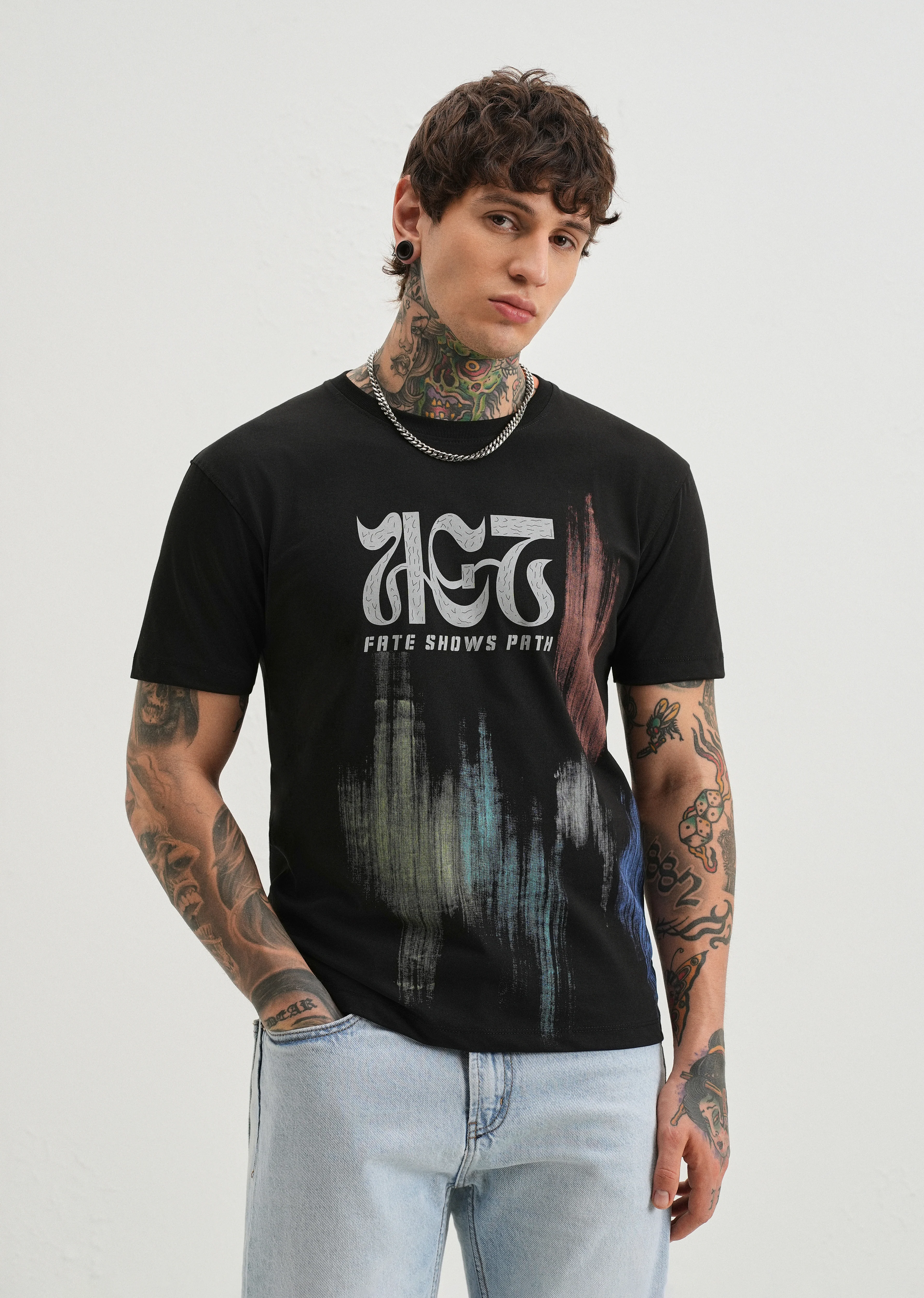Black Graphic Printed T-shirt - Image 7