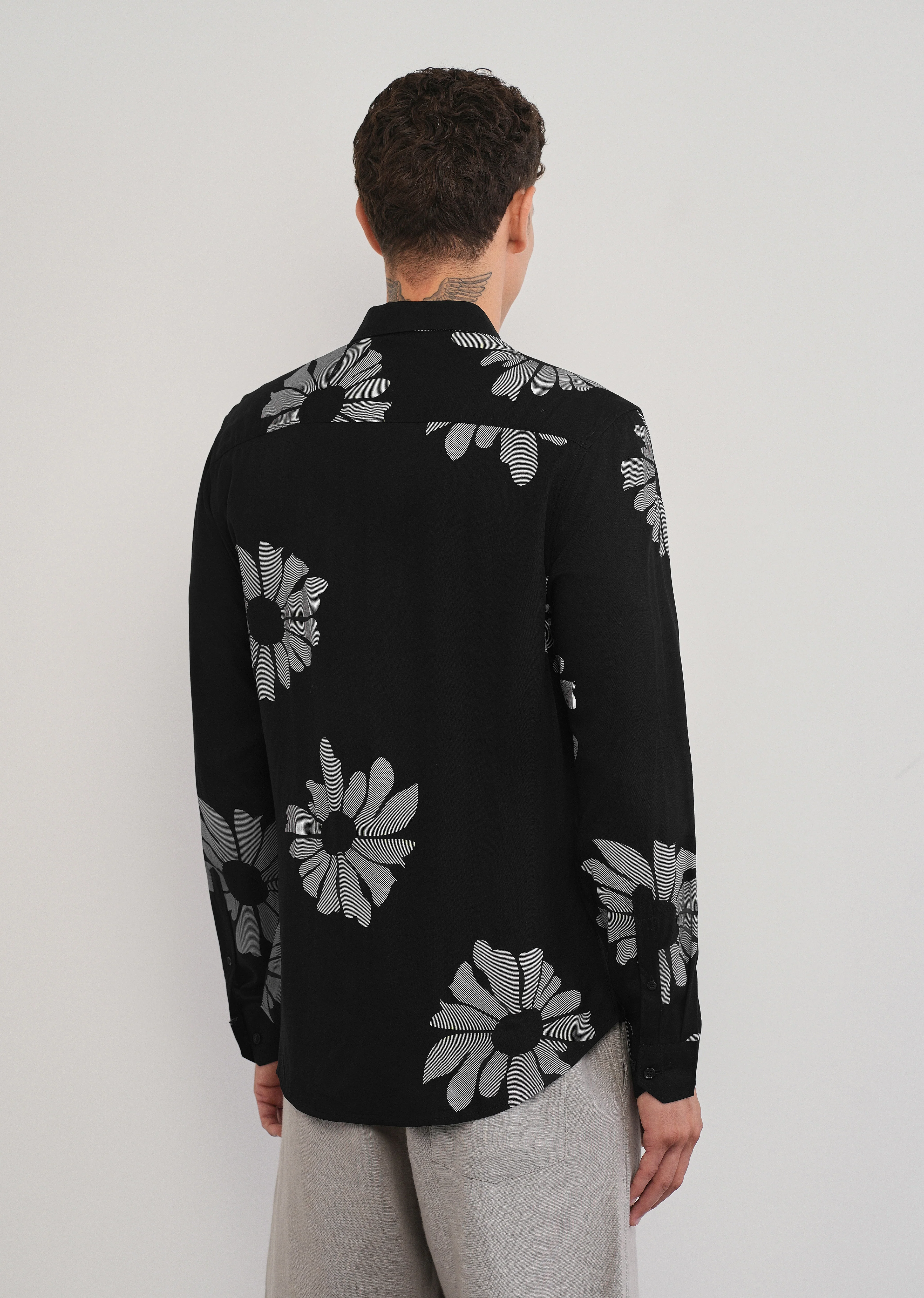 Black Linear Floral Print Shirt - Image 2