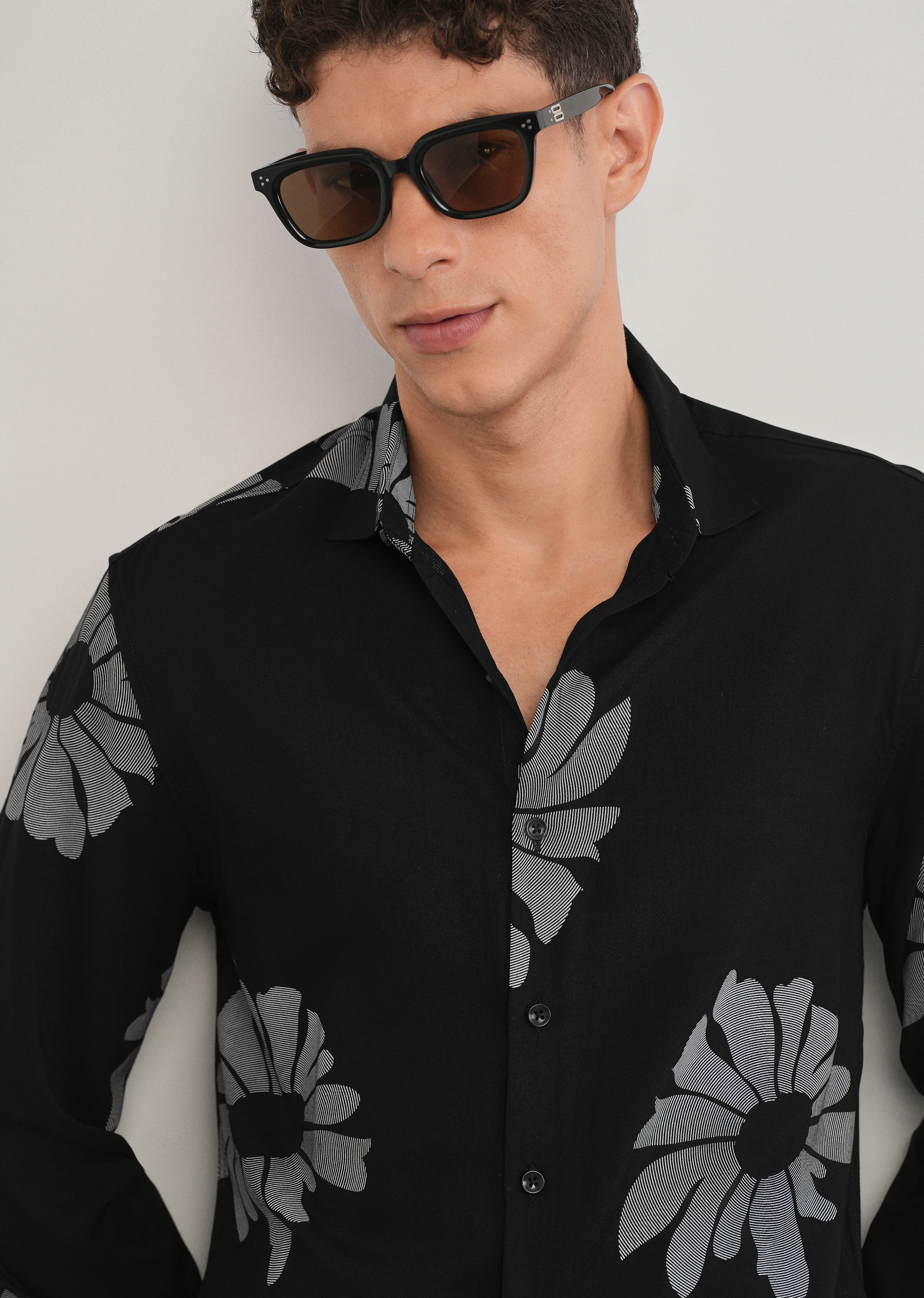 Black Linear Floral Print Shirt - Image 5