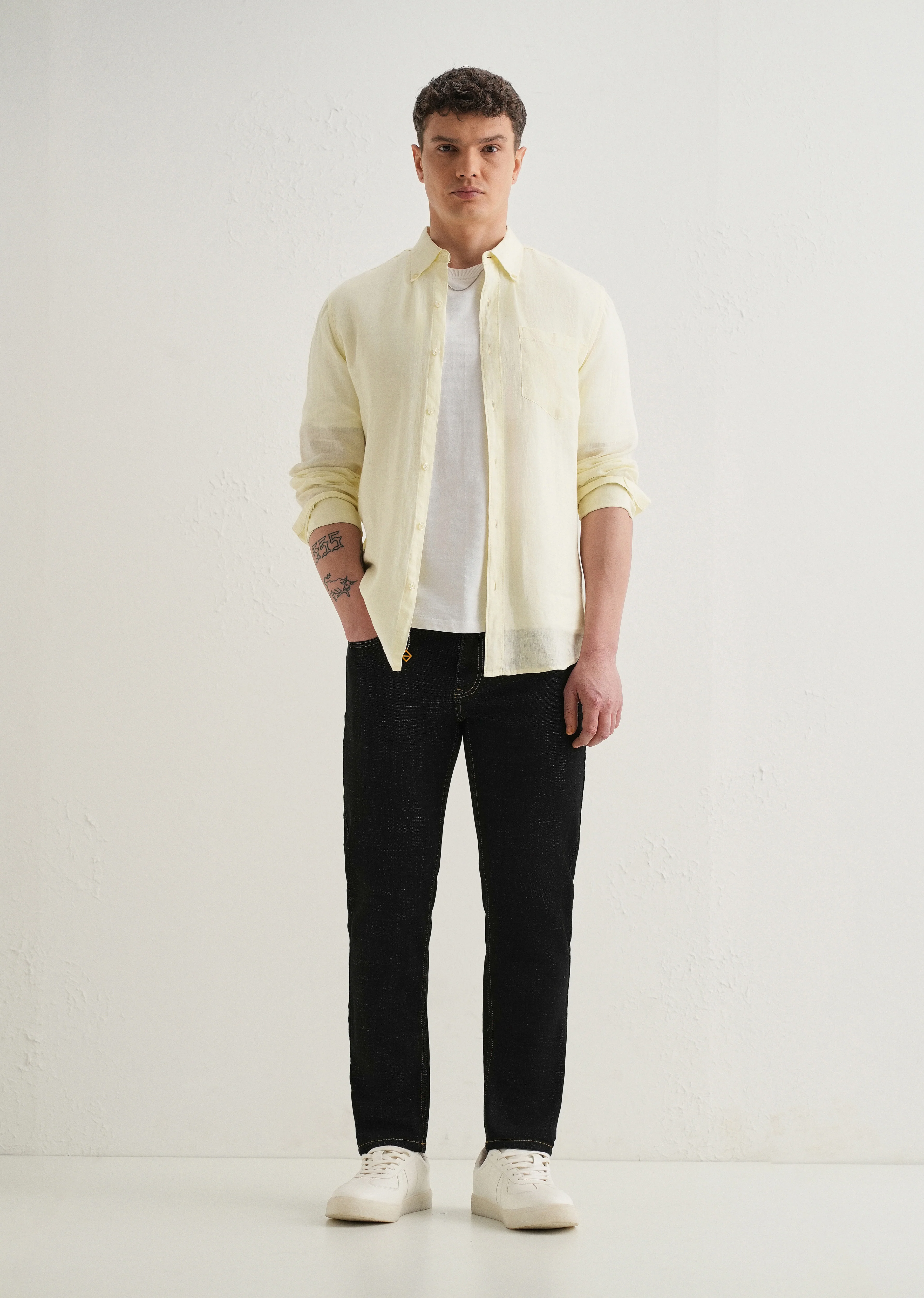 Black Mid Rise Carrot Fit Jeans - Image 7