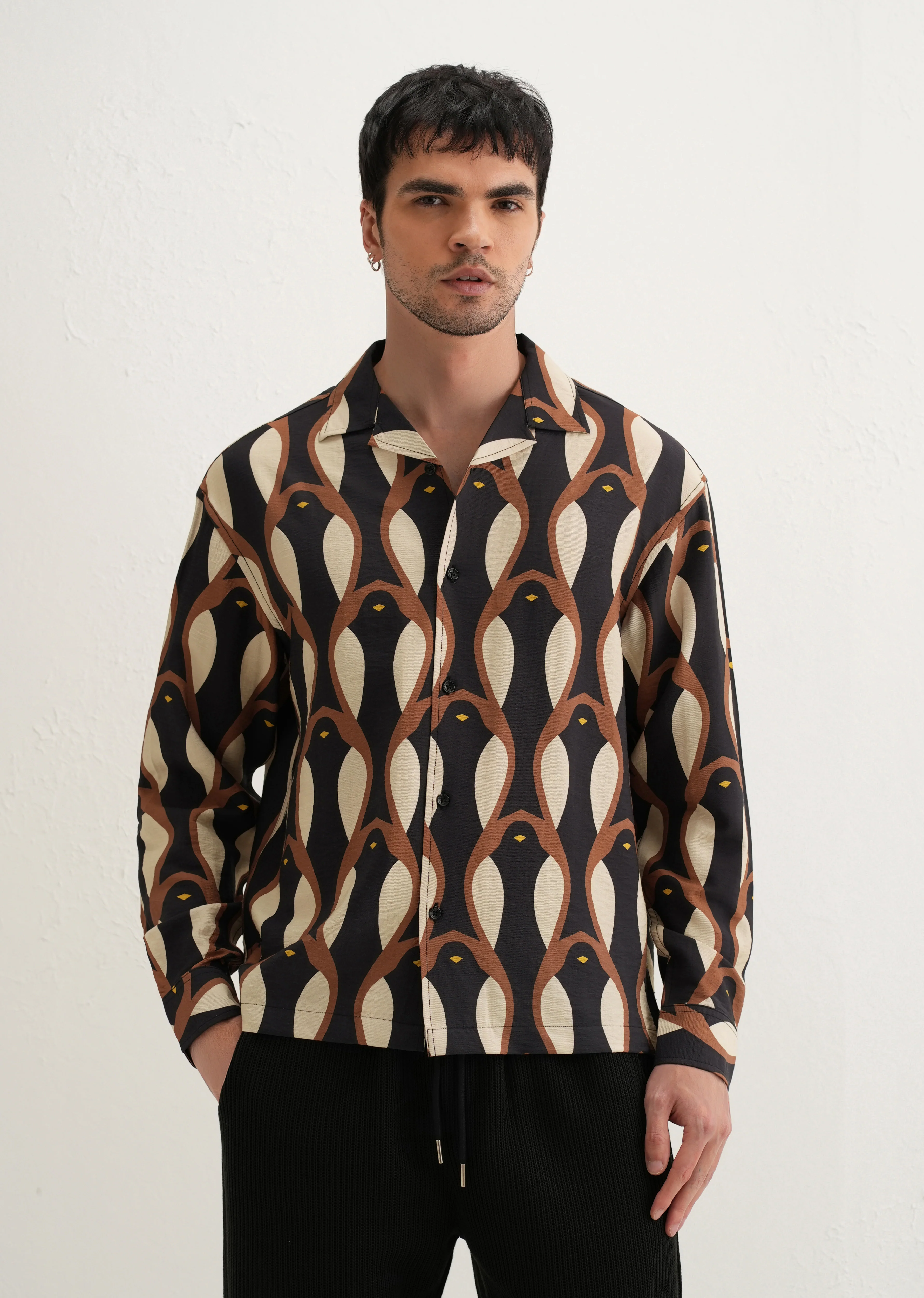 Black Modern Retro Printed Shirt - Image 3