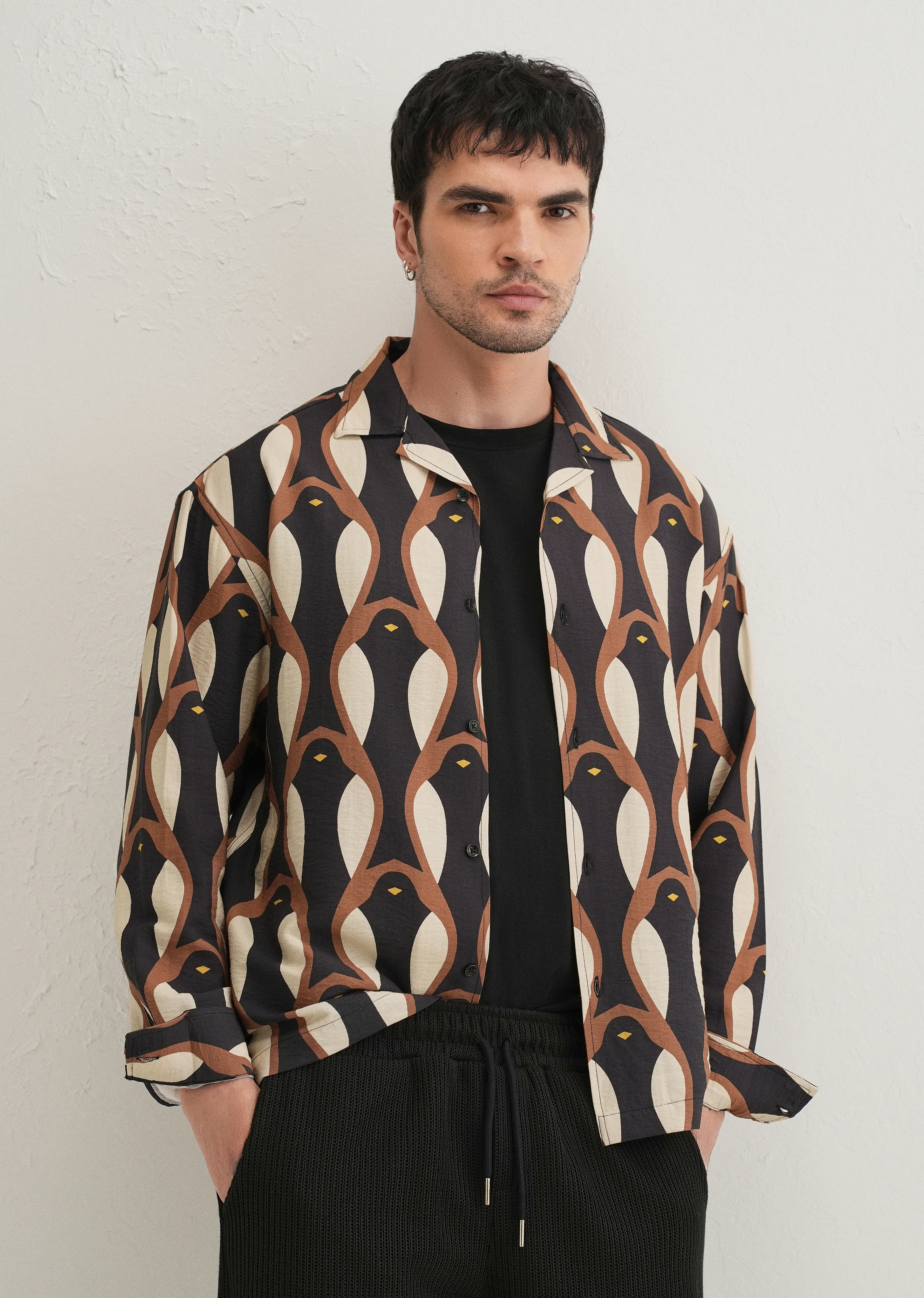 Black Modern Retro Printed Shirt - Image 7