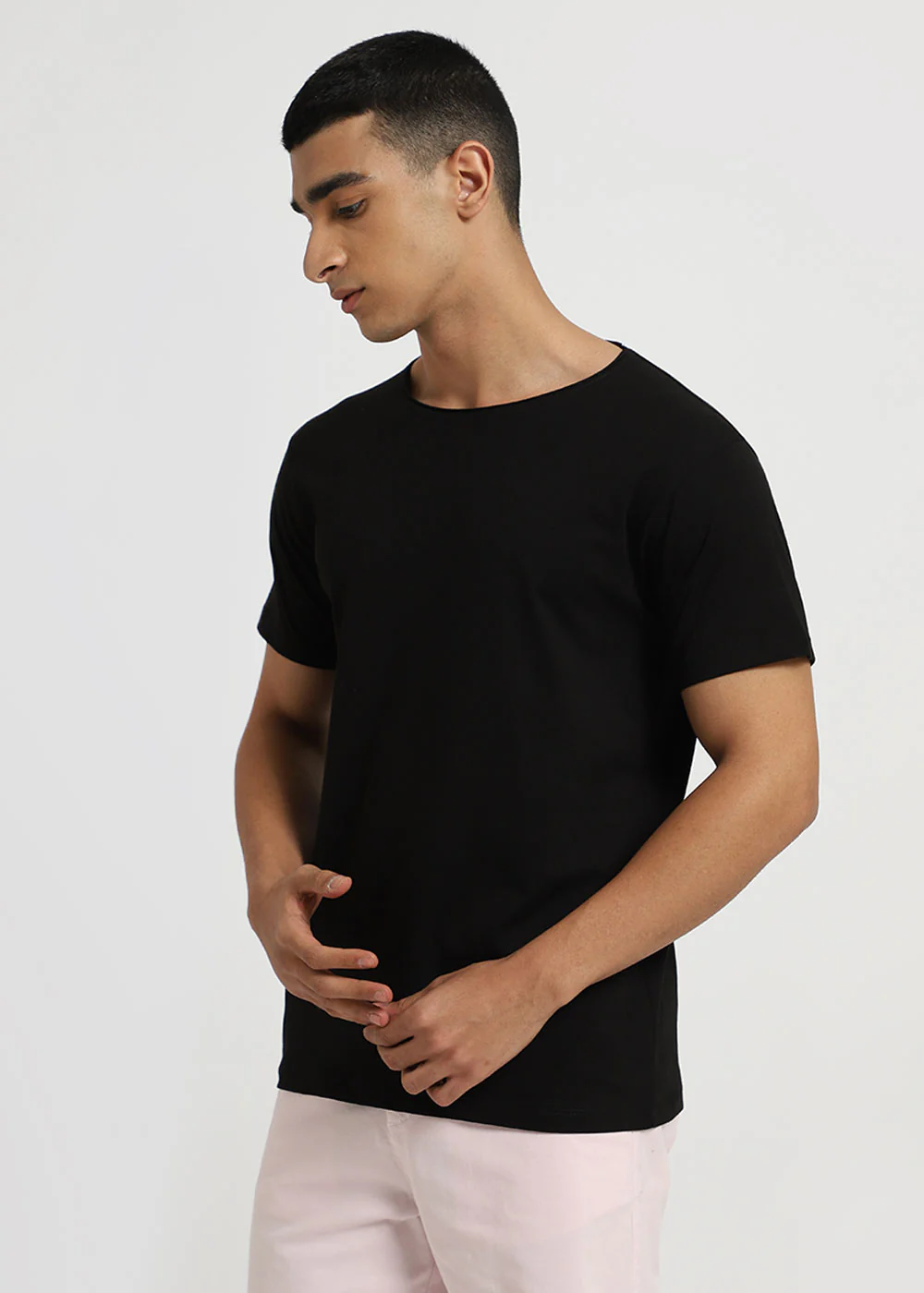 Black Plain Round Neck T-shirt - Image 5