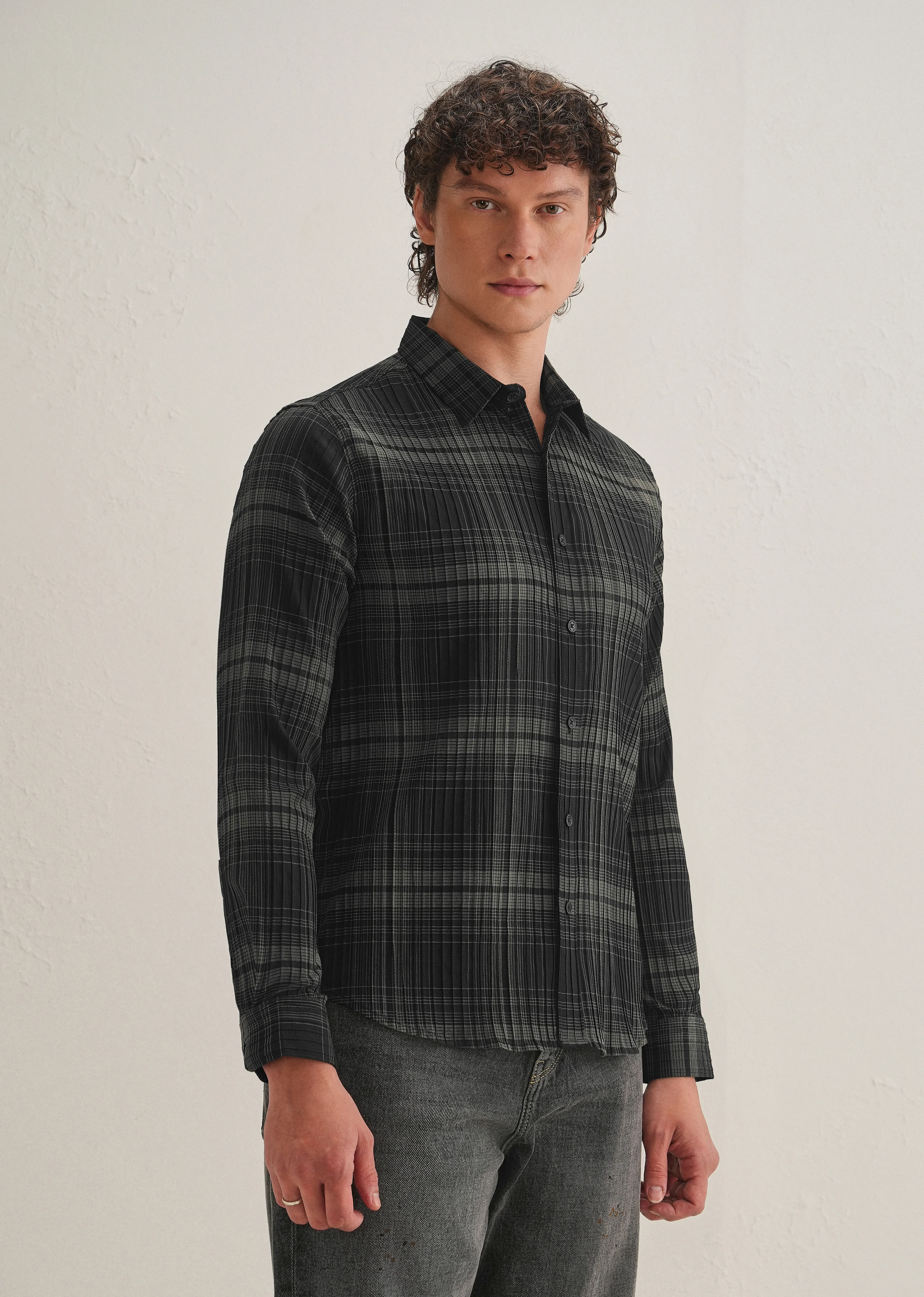 Black Self-Pleated Check Shirt - Image 5