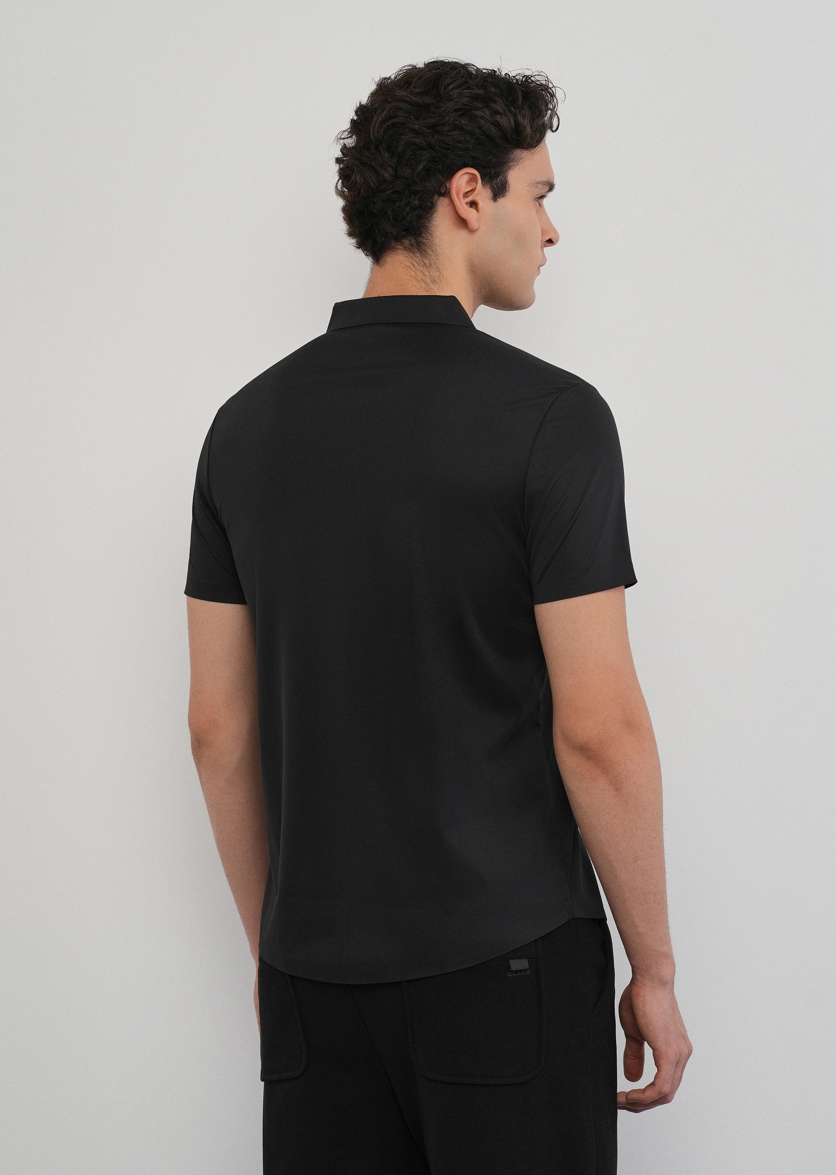 Black Stitchless Half Sleeve Shirt - Image 2
