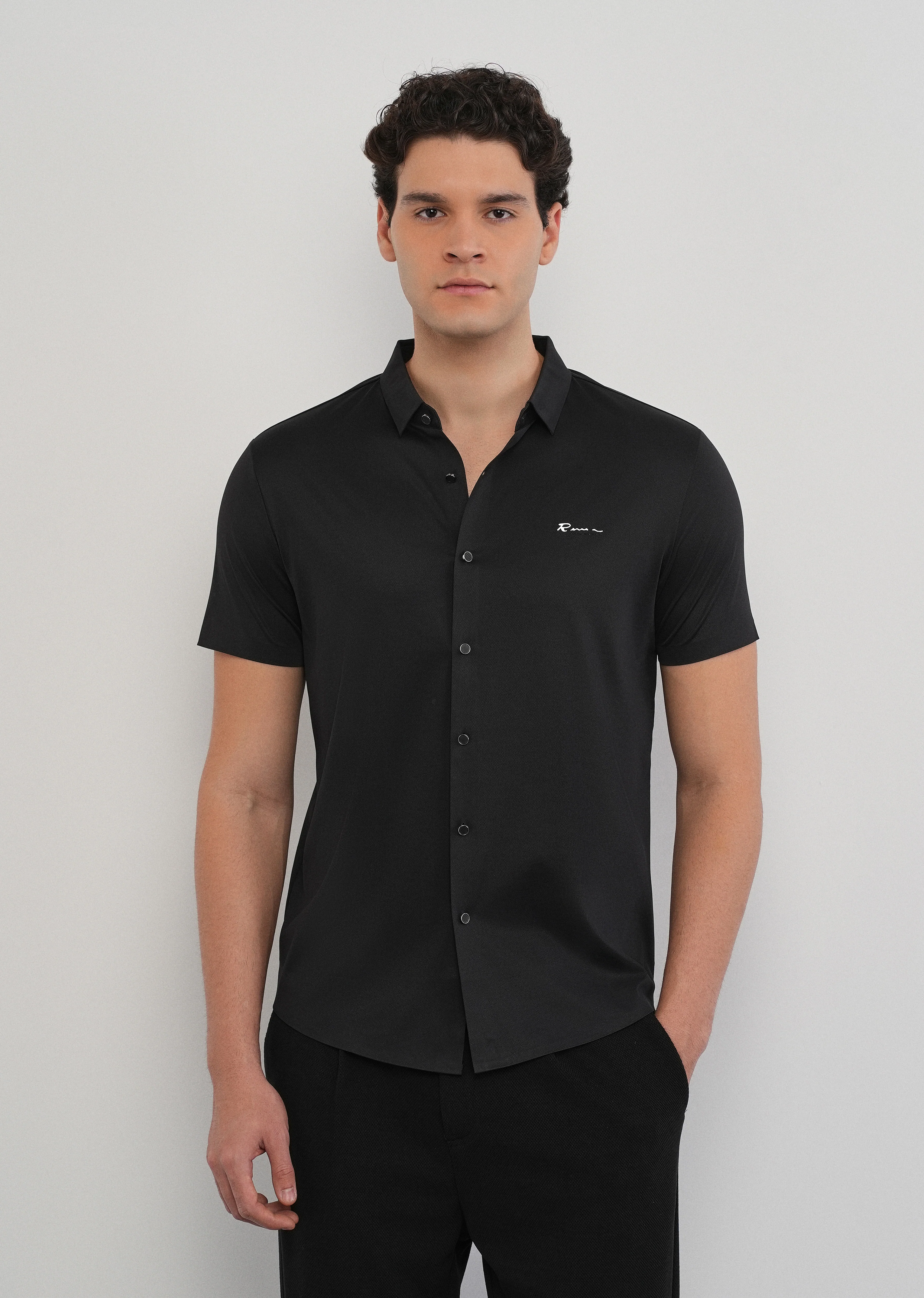Black Stitchless Half Sleeve Shirt - Image 3