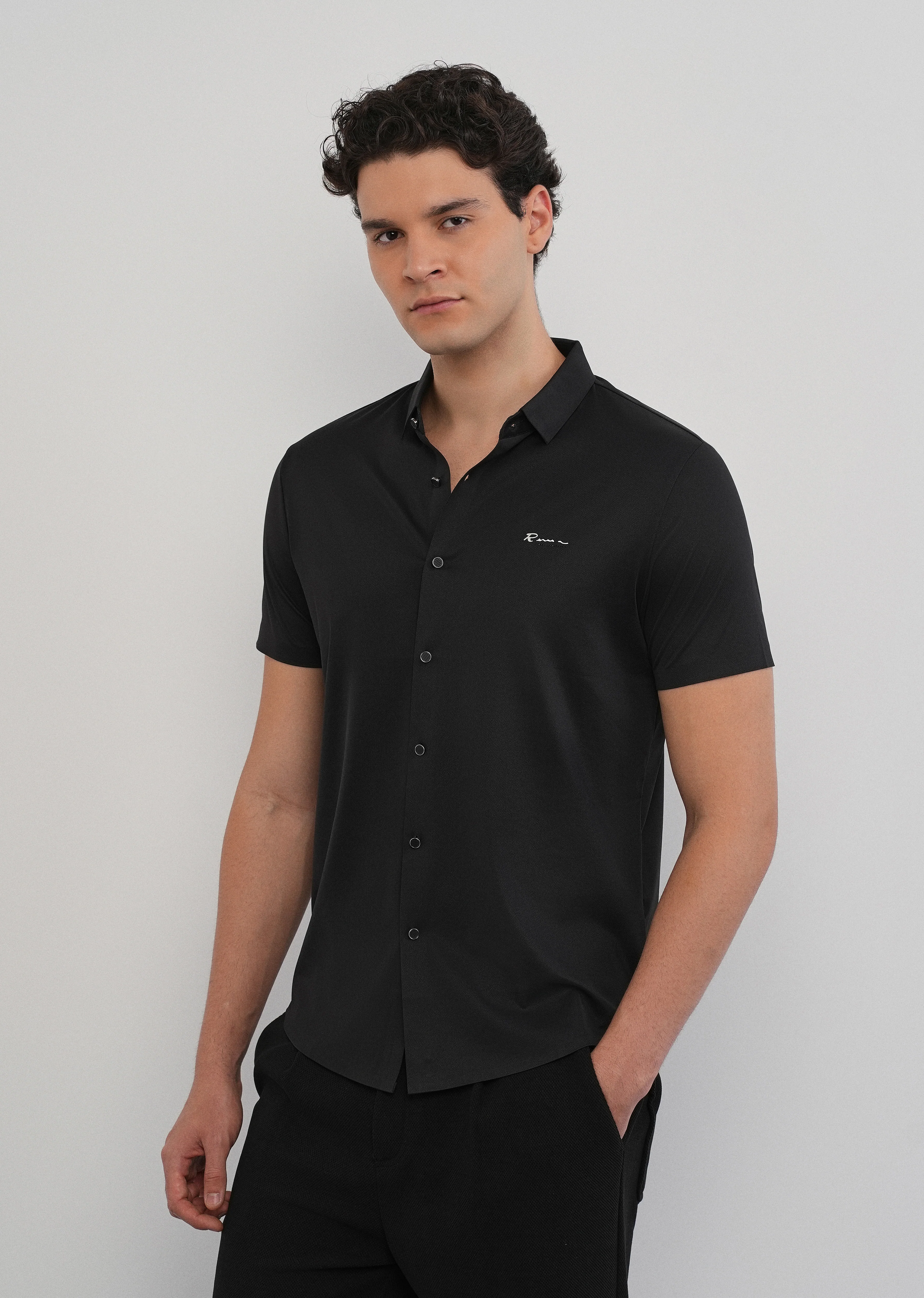 Black Stitchless Half Sleeve Shirt - Image 4