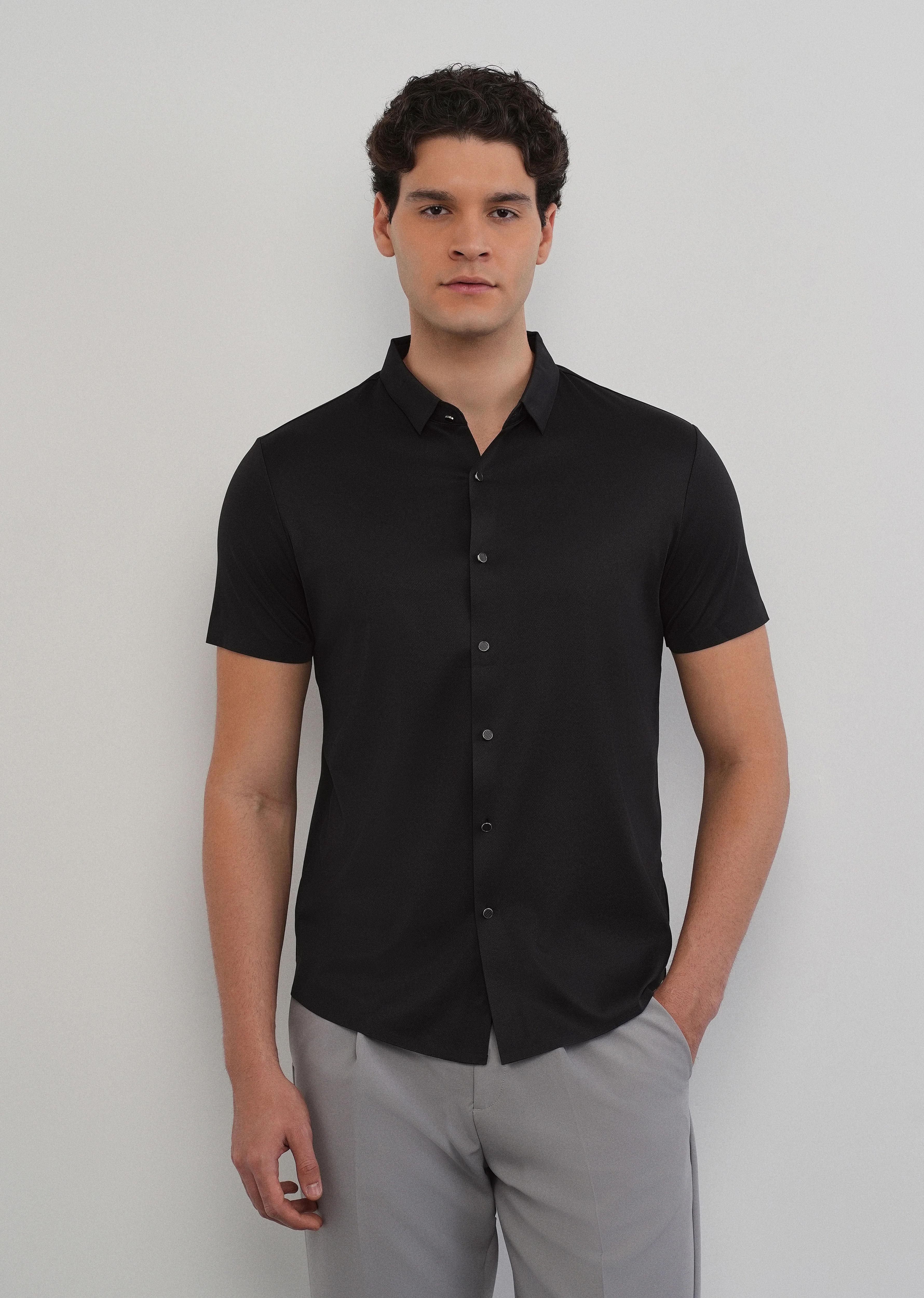 Black Stitchless Plain Half Sleeve Shirt - Image 3