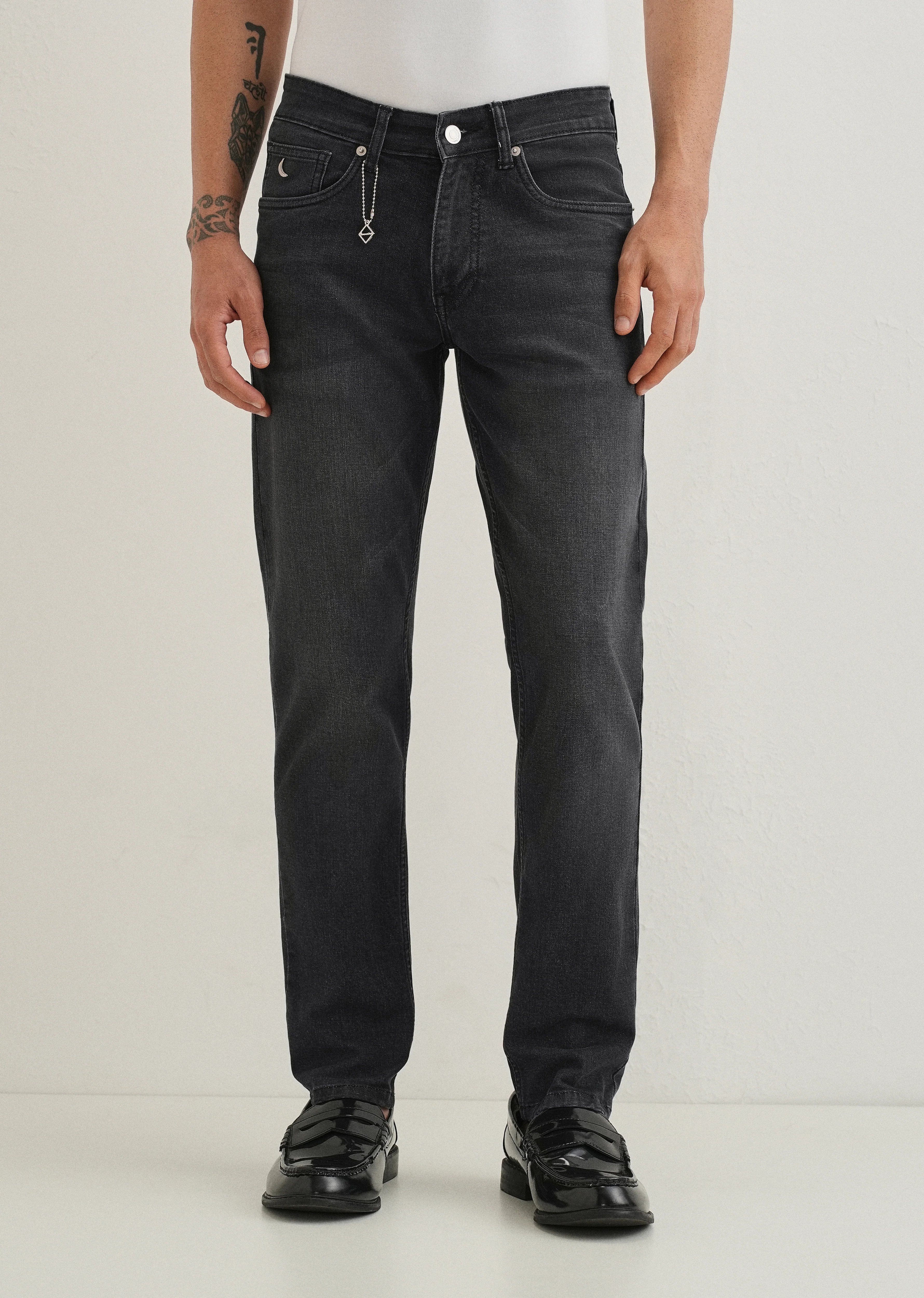 Black Wash Ankle Fit Jeans - Image 3