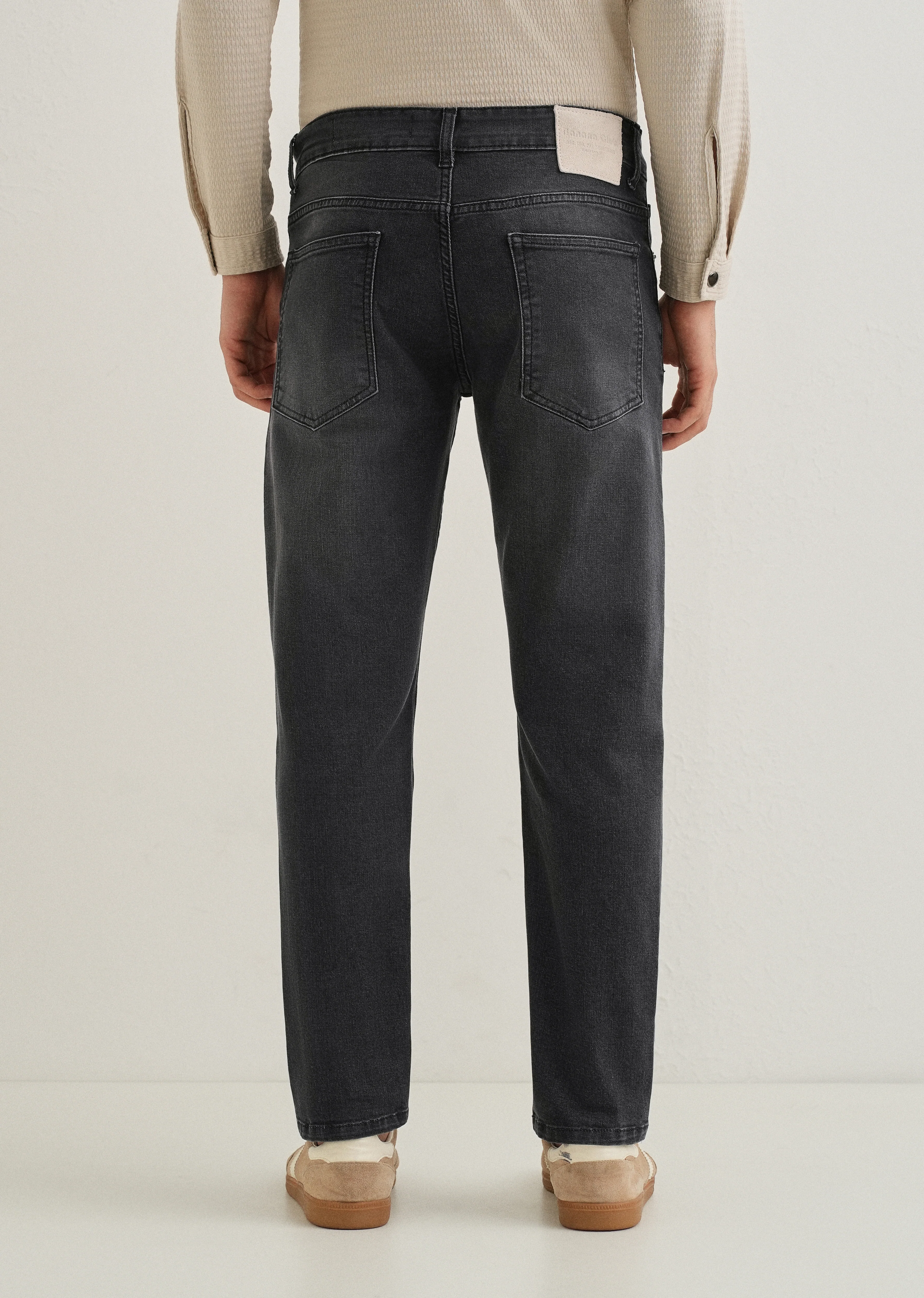 Black Wash Carrot Fit Jeans - Image 4