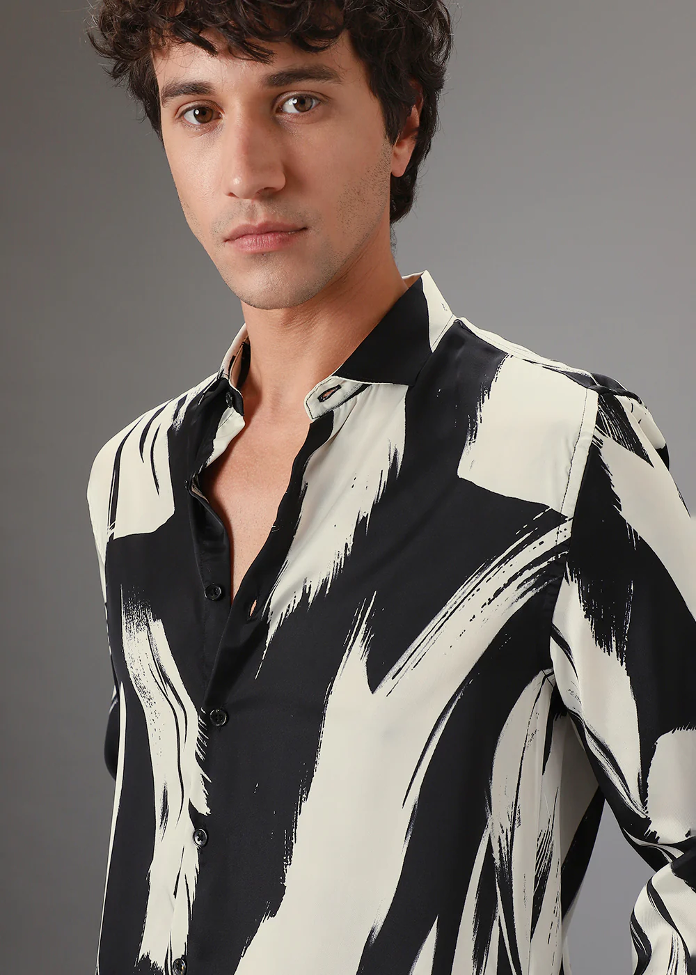 Black White Abstract Printed Shirt - Image 2