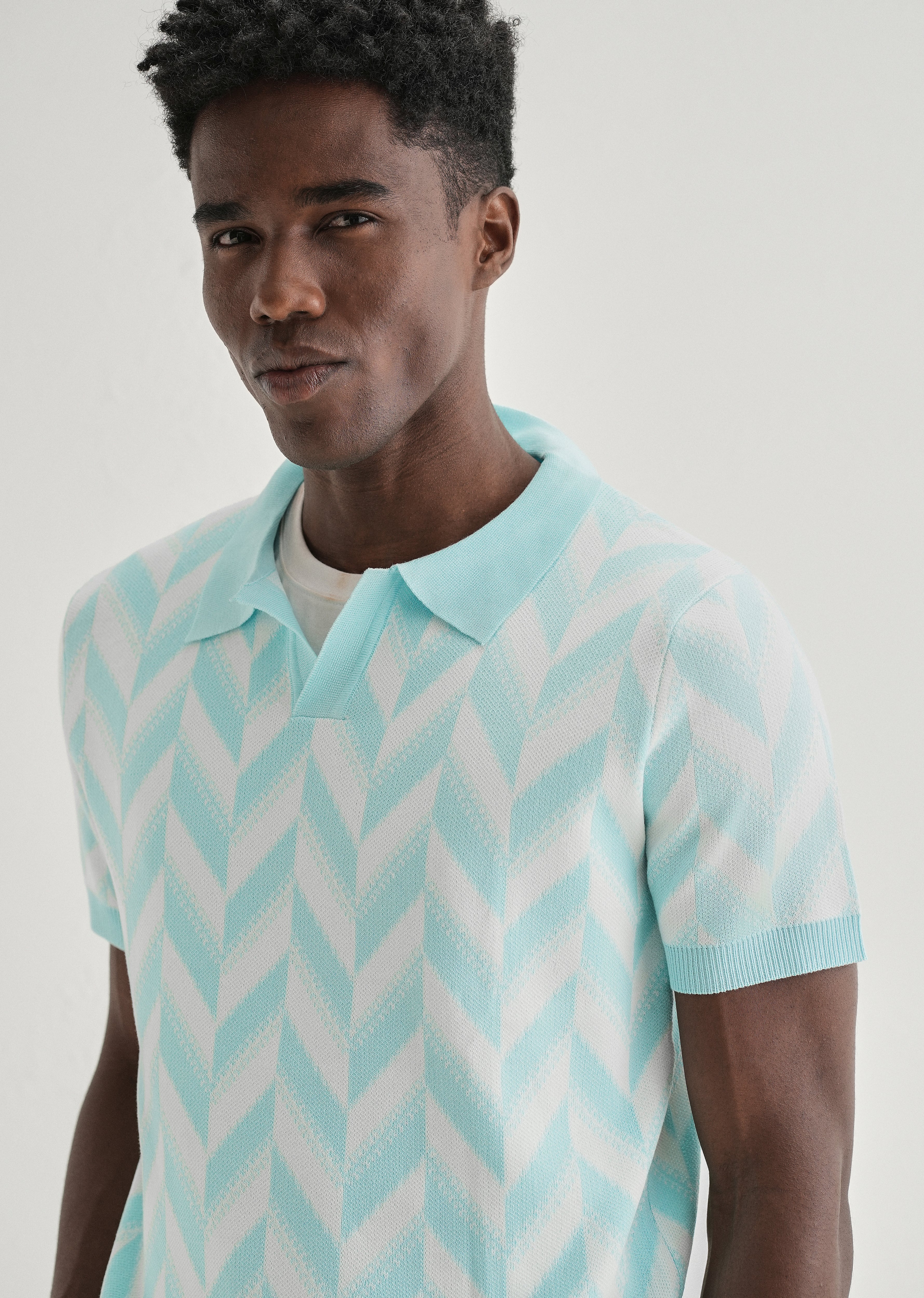 Blue Chevron Knitted Polo T-shirt - Image 5