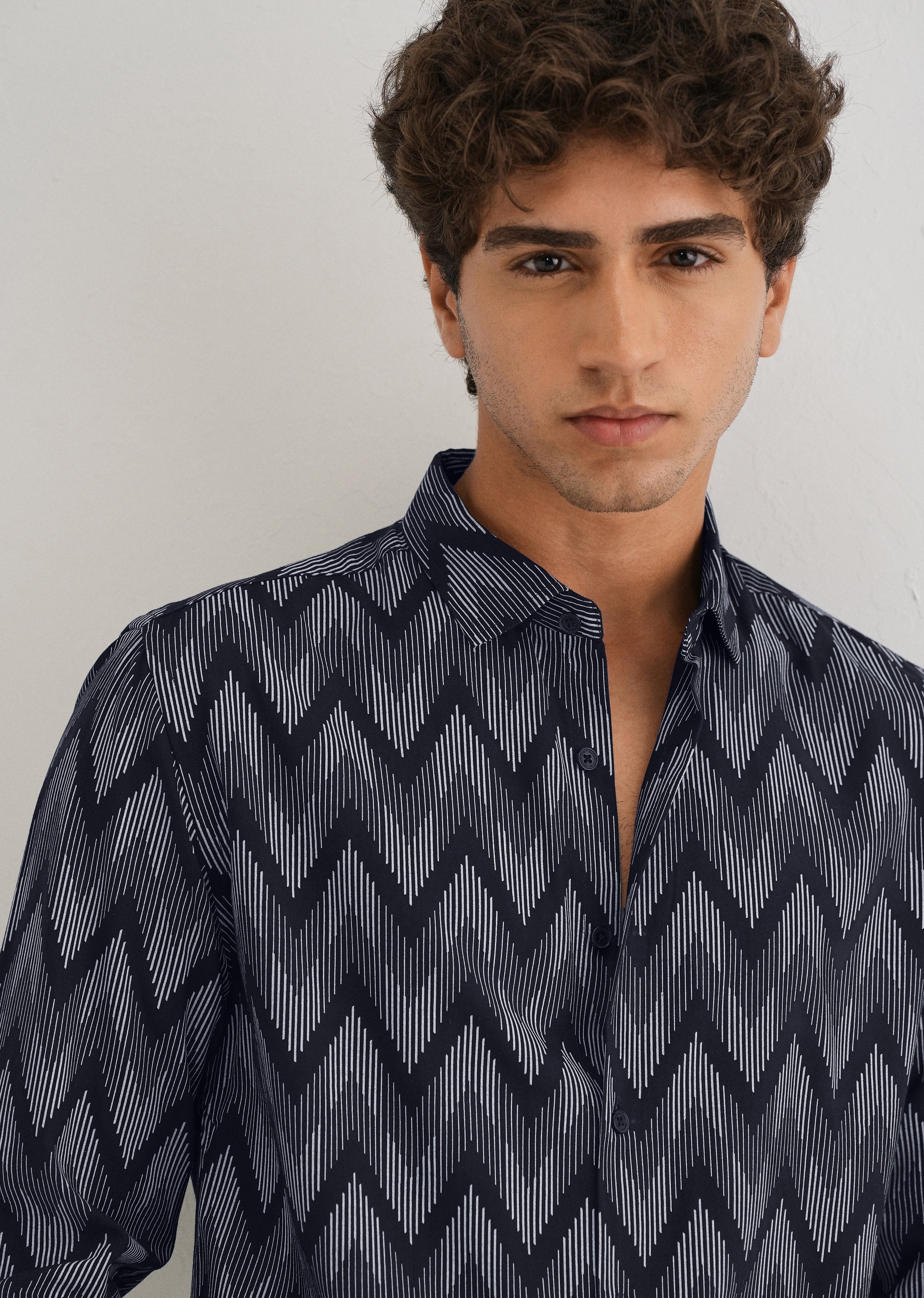 Blue Chevron Printed Shirt - Image 5