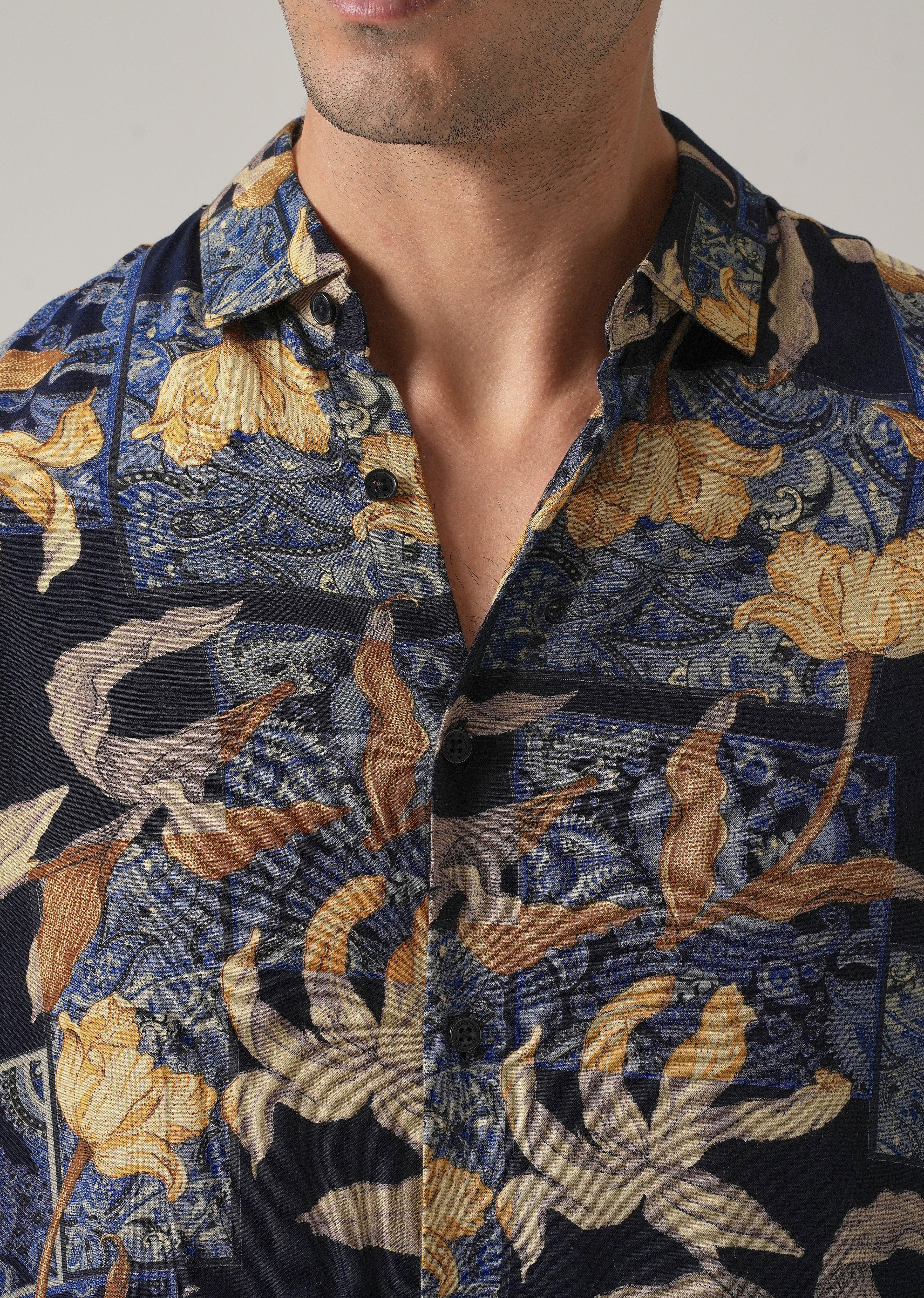 Blue Exotic Lily Print Feather Shirt - Image 5