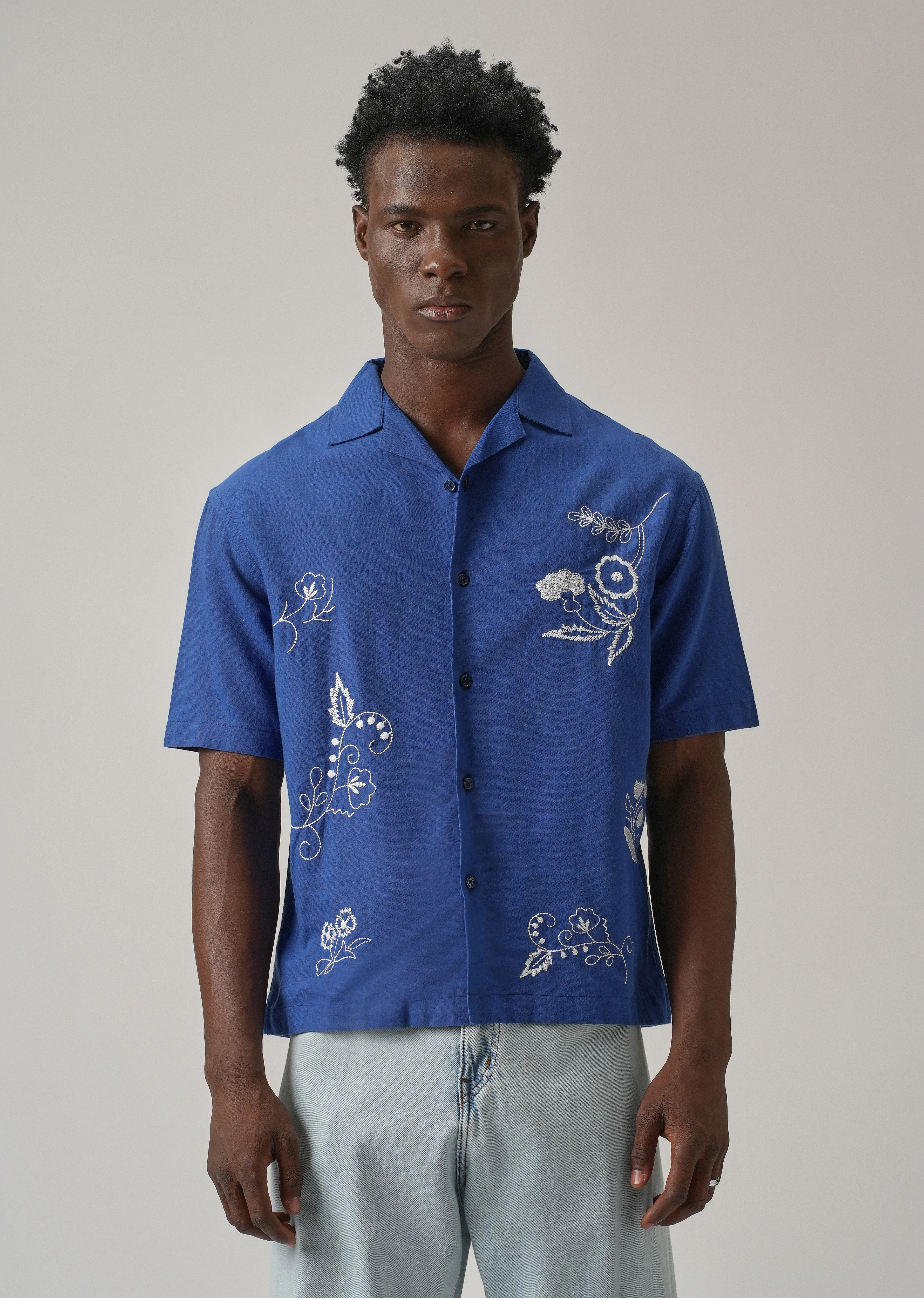 Blue Pattern Embroidery Linen Shirt - Image 4