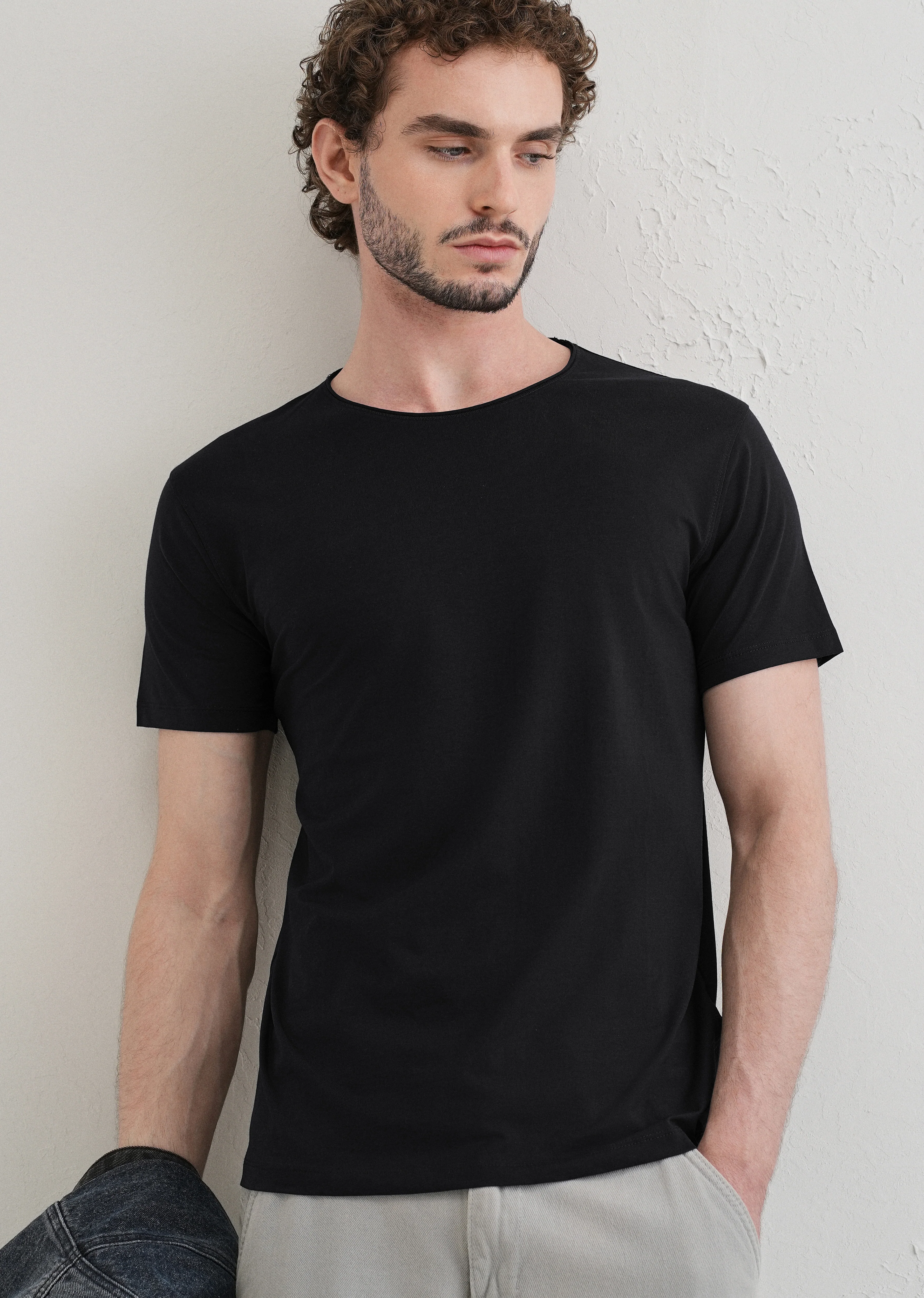Blue Plain Round Neck T-shirt - Image 7
