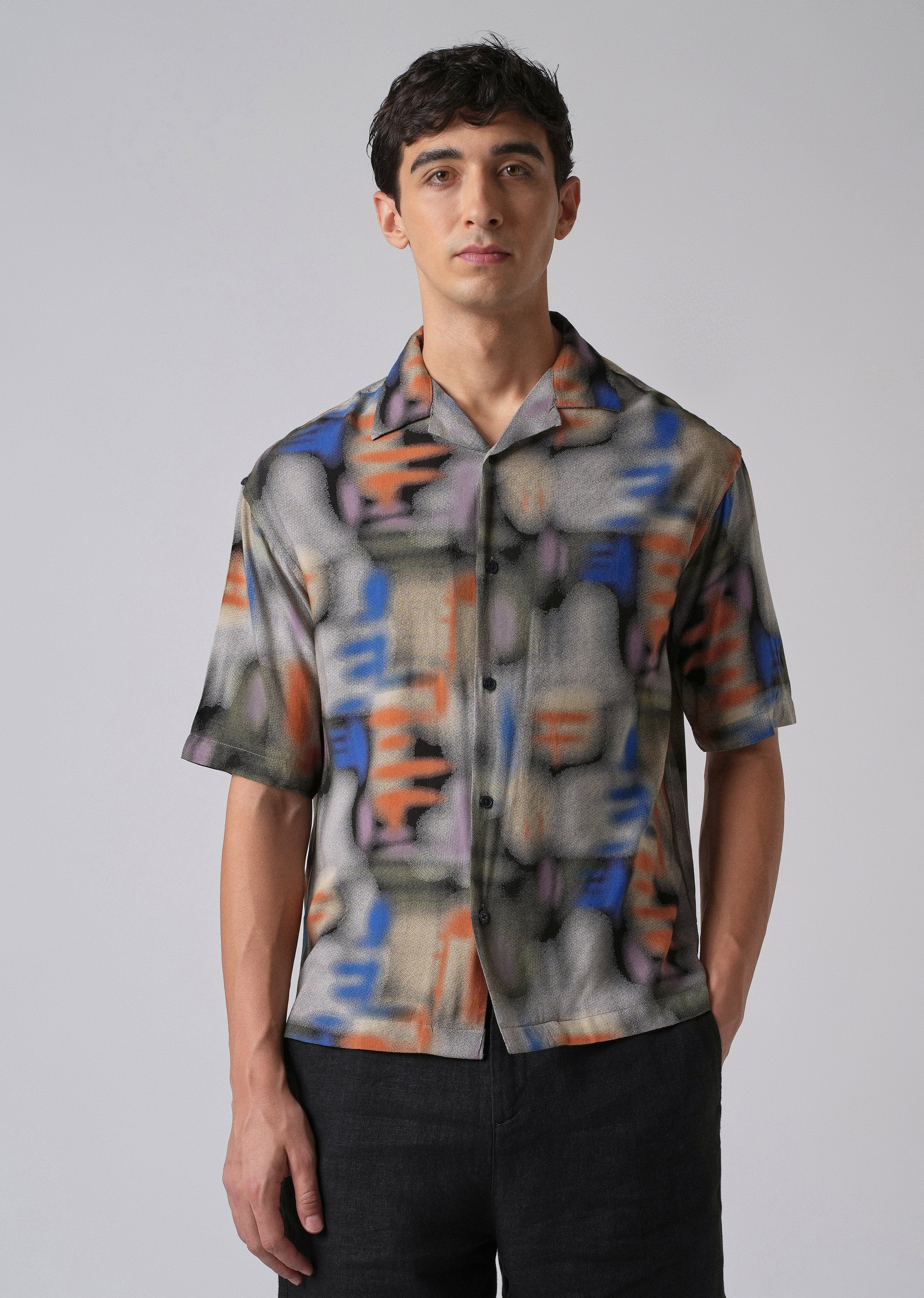 Blurry Graphic Oversized Feather Shirt - Image 4