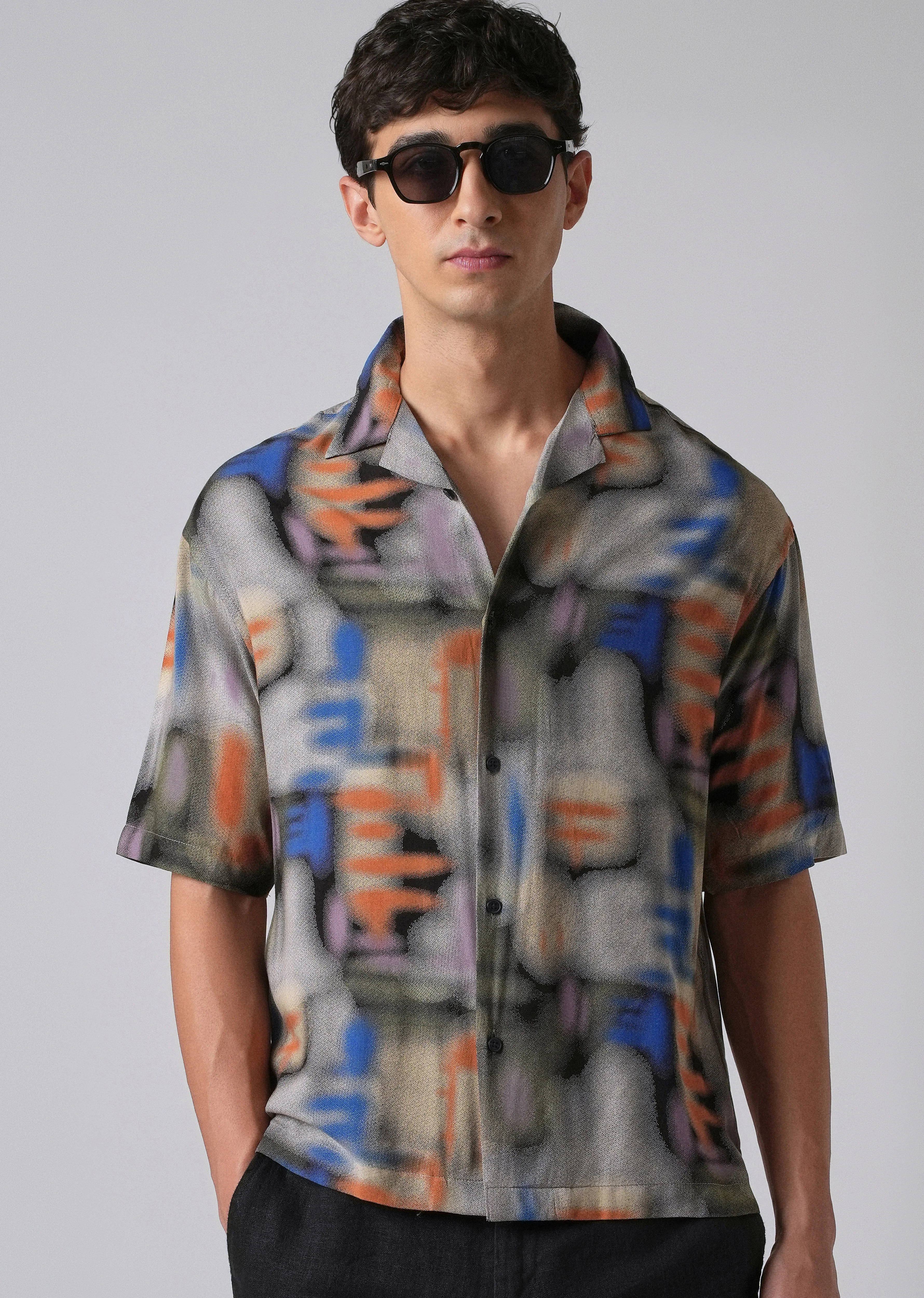 Blurry Graphic Oversized Feather Shirt - Image 7