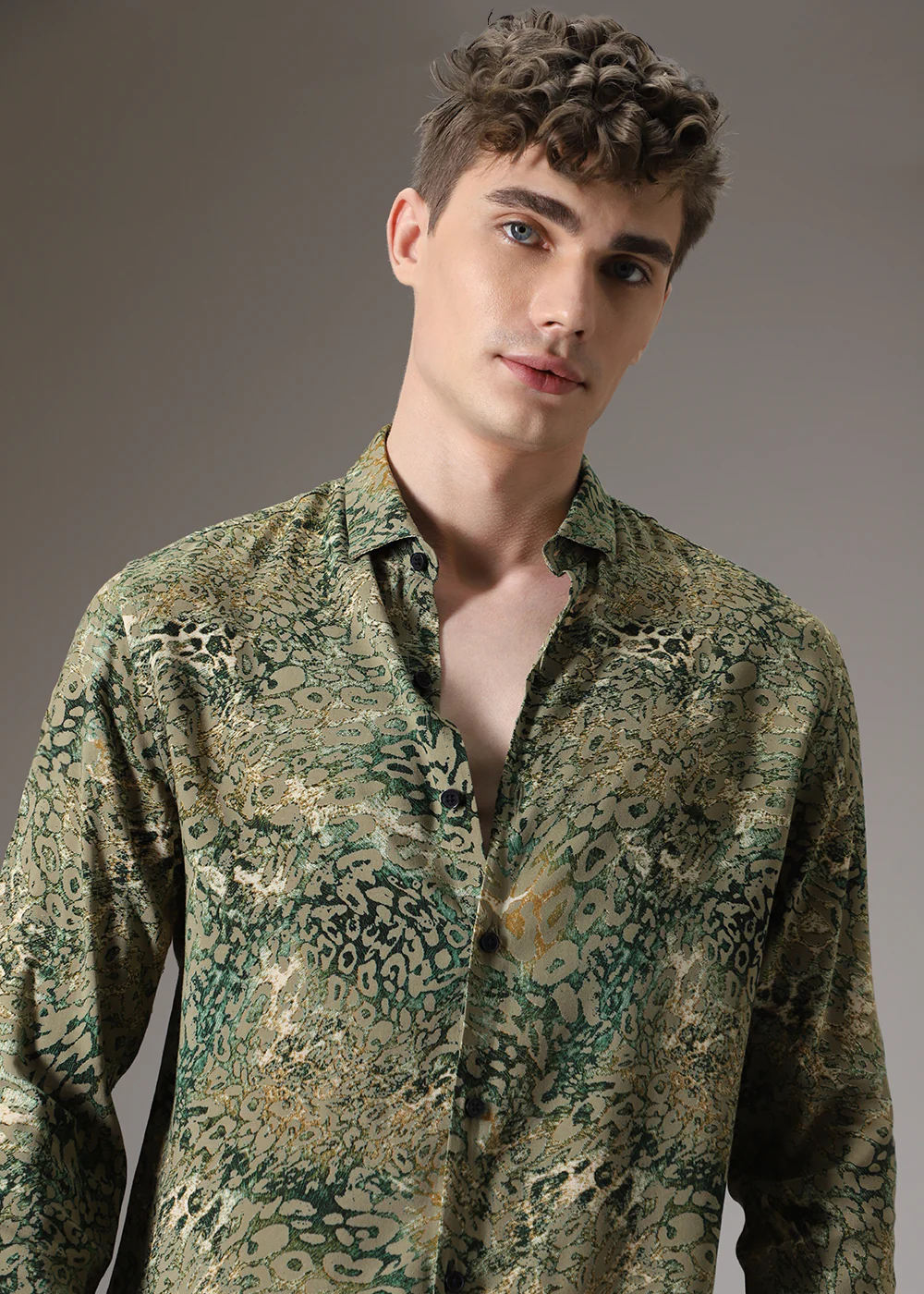 Boa Green Feather Shirt - Image 8