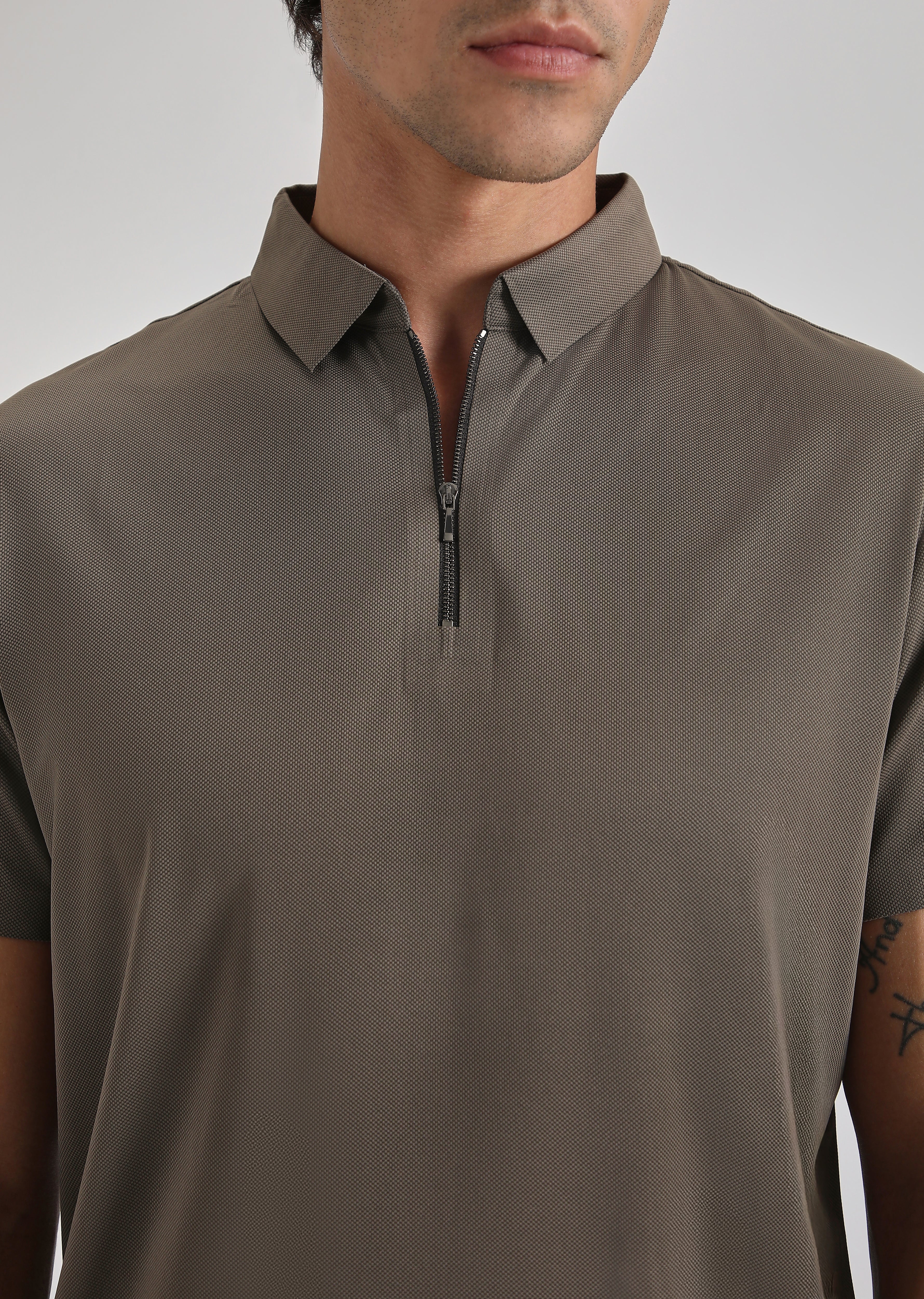 Brown Plain Zipper Stitchless Polo T-shirt - Image 2