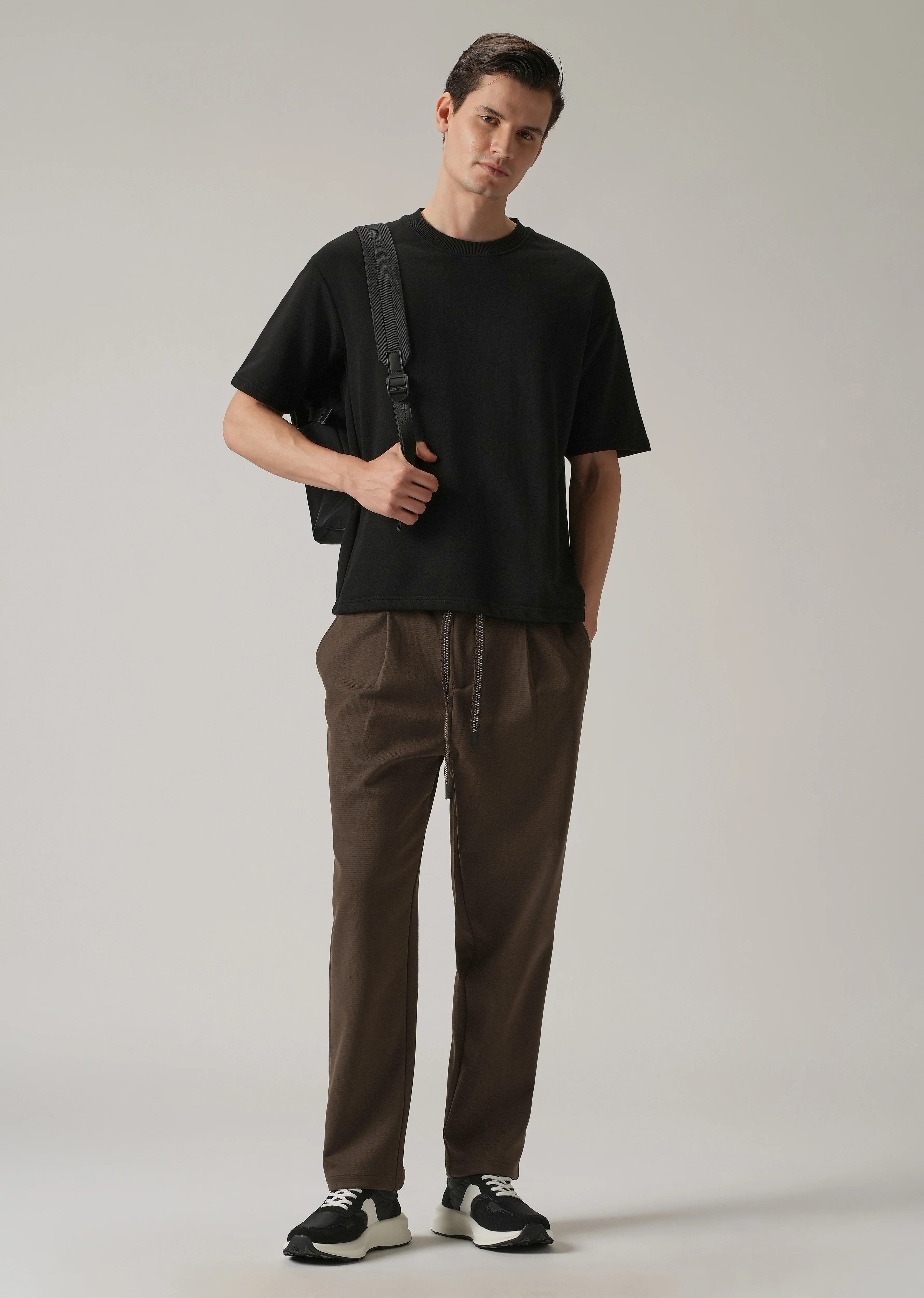Brown Textured Pleated Drawstring Pant - Image 6