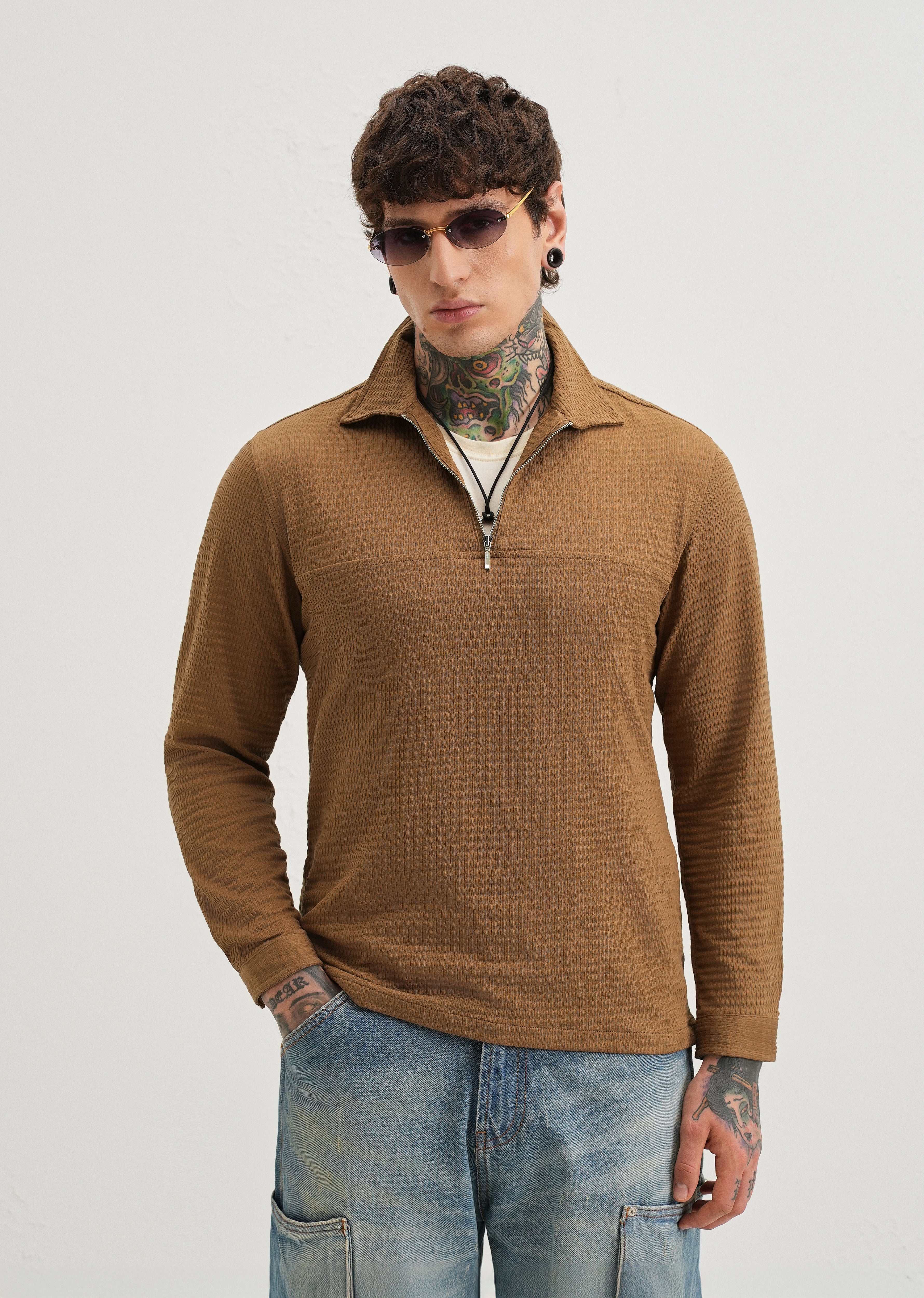 Brown Zipper Polo Knit T-shirt - Image 7