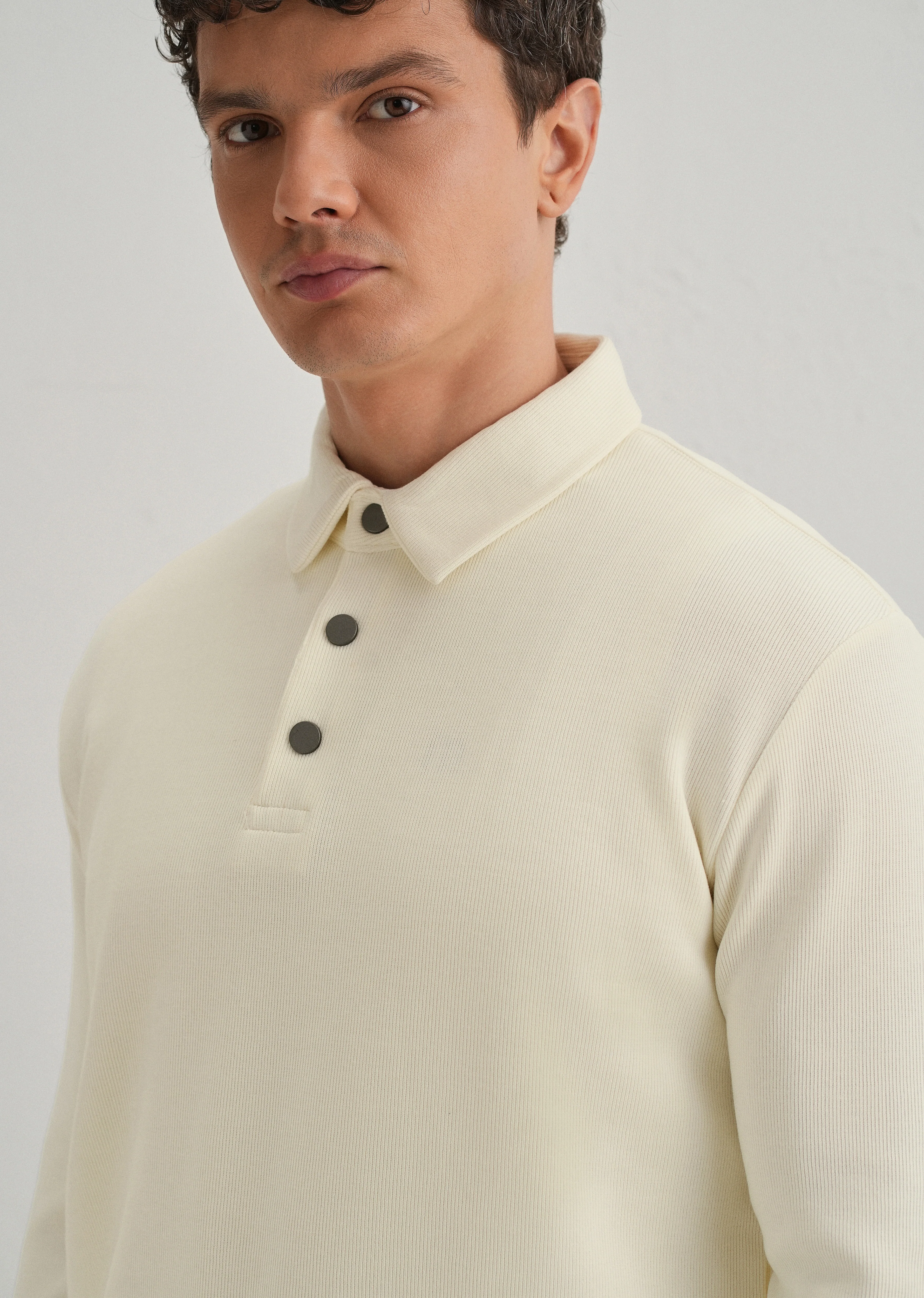 Cream Knitted Polo Sweatshirt - Image 3