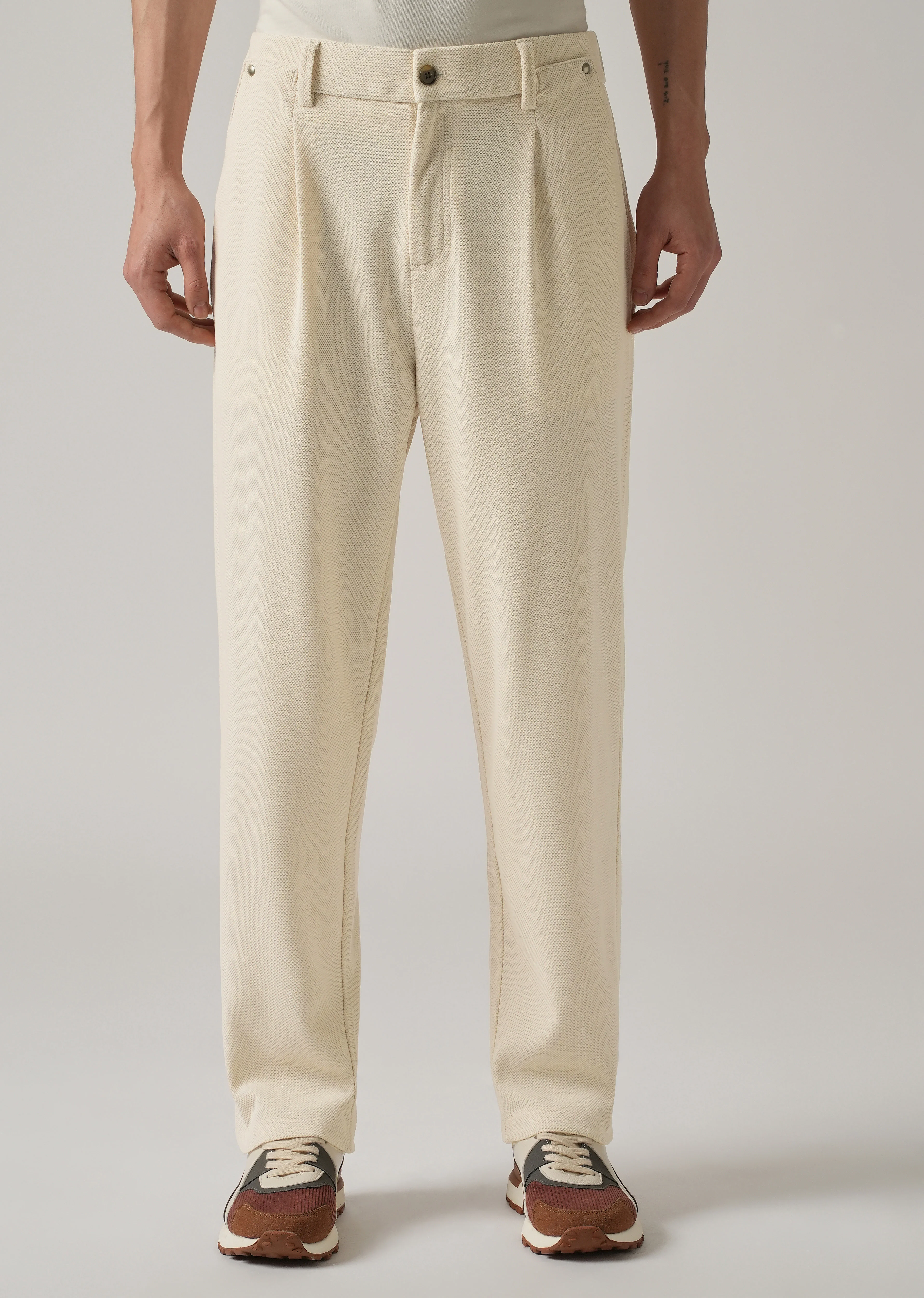 Cream Textured Pleated Relaxed Fit Pant - Image 3