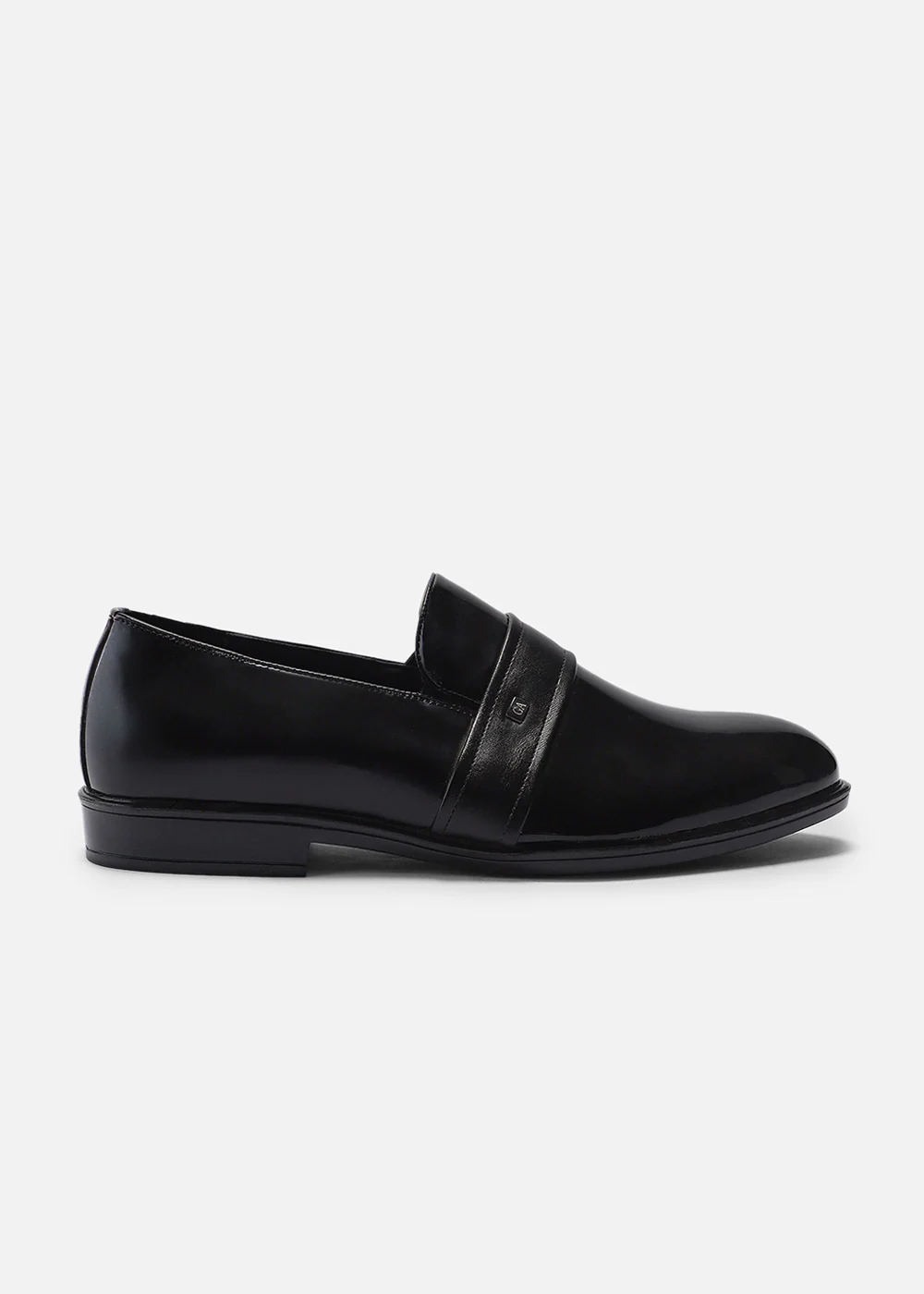Cut Pattern Black Loafer - Image 2