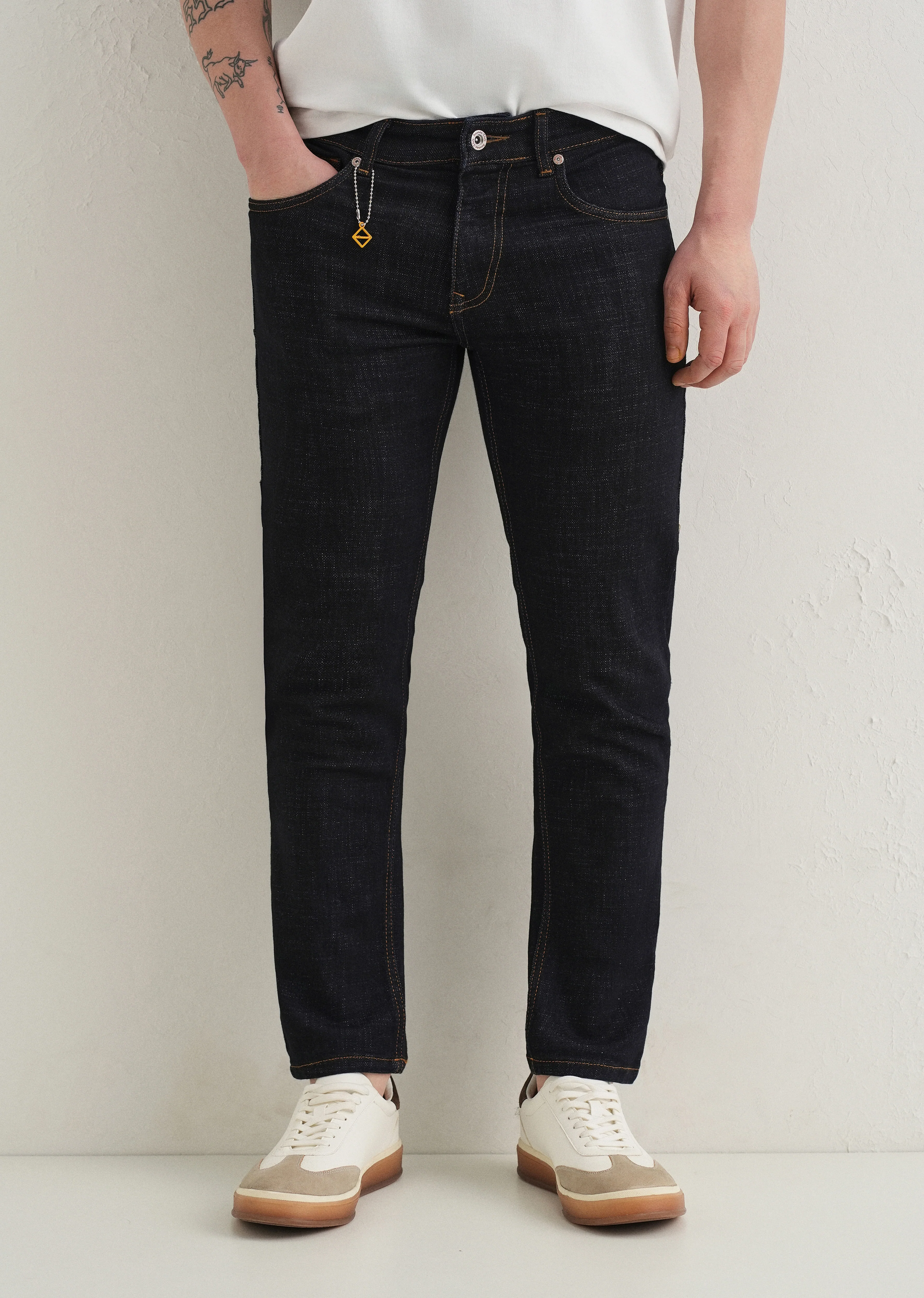 Dark Blue Mid Rise Carrot Fit Jeans - Image 7