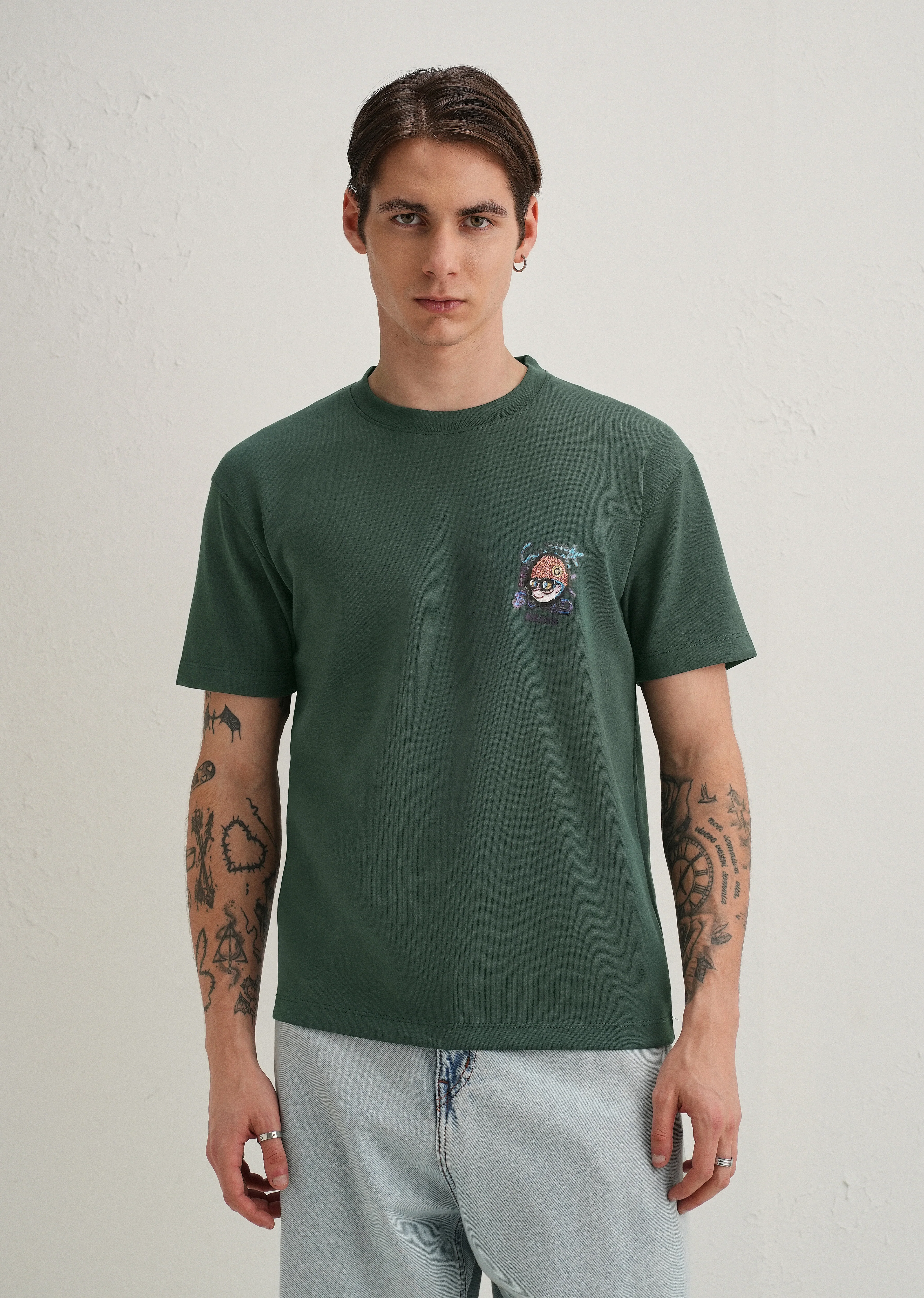 Dark Green Textured Back Print T-Shirt - Image 4