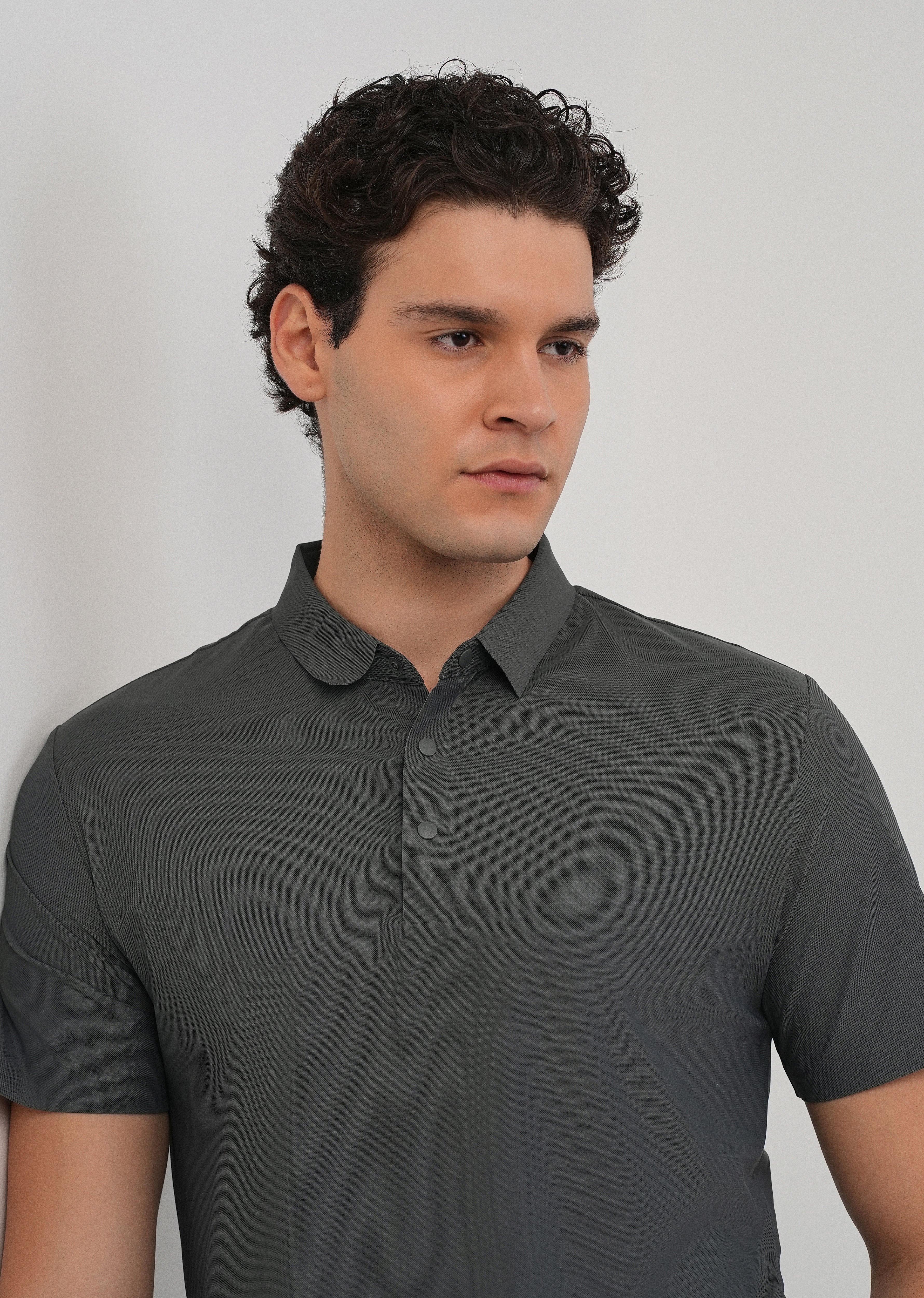 Dark Grey Stitchless Polo Collar T-Shirt - Image 5