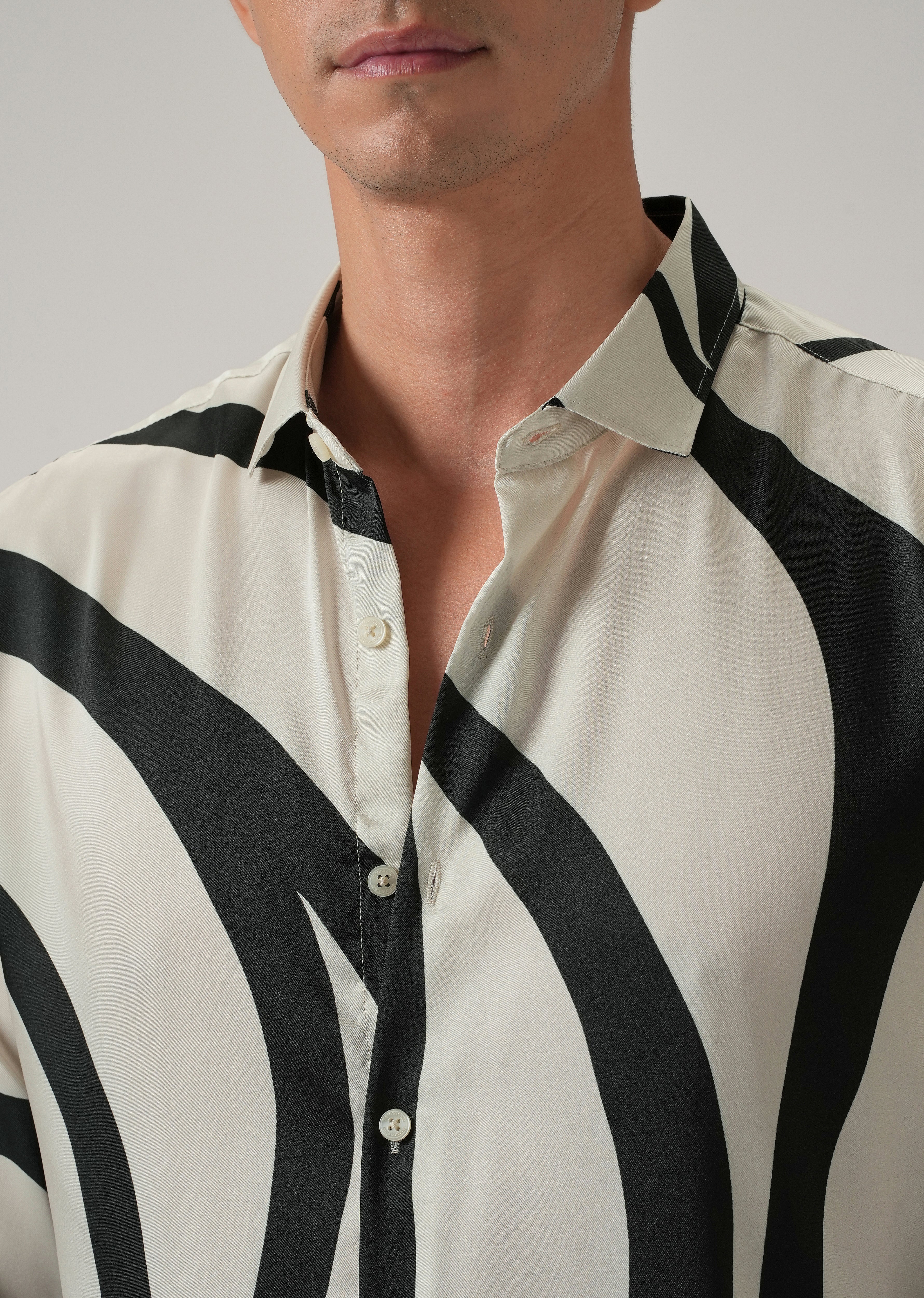 Flow Line Print Shirt - Image 5