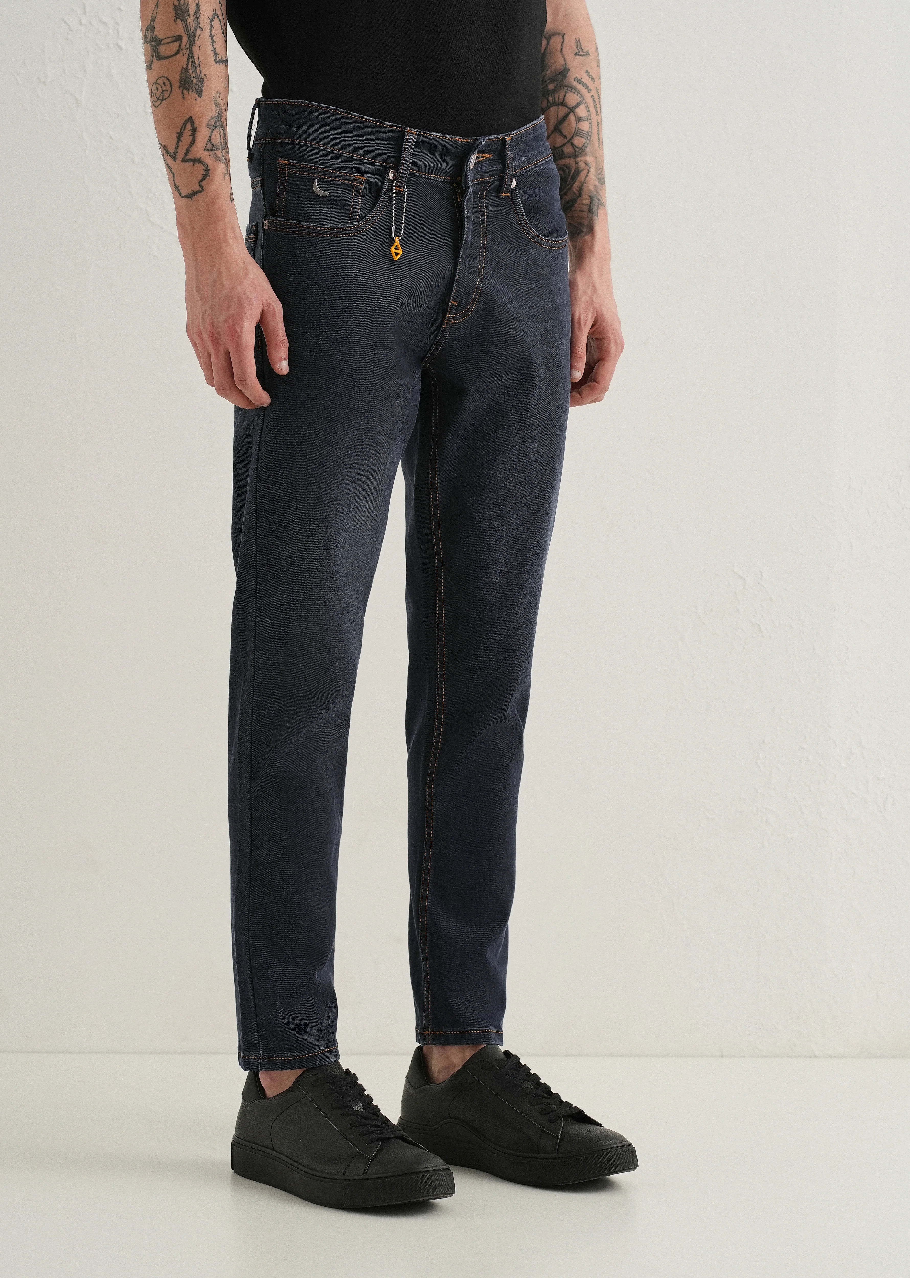 Grey Charcoal Carrot Fit Jeans - Image 4
