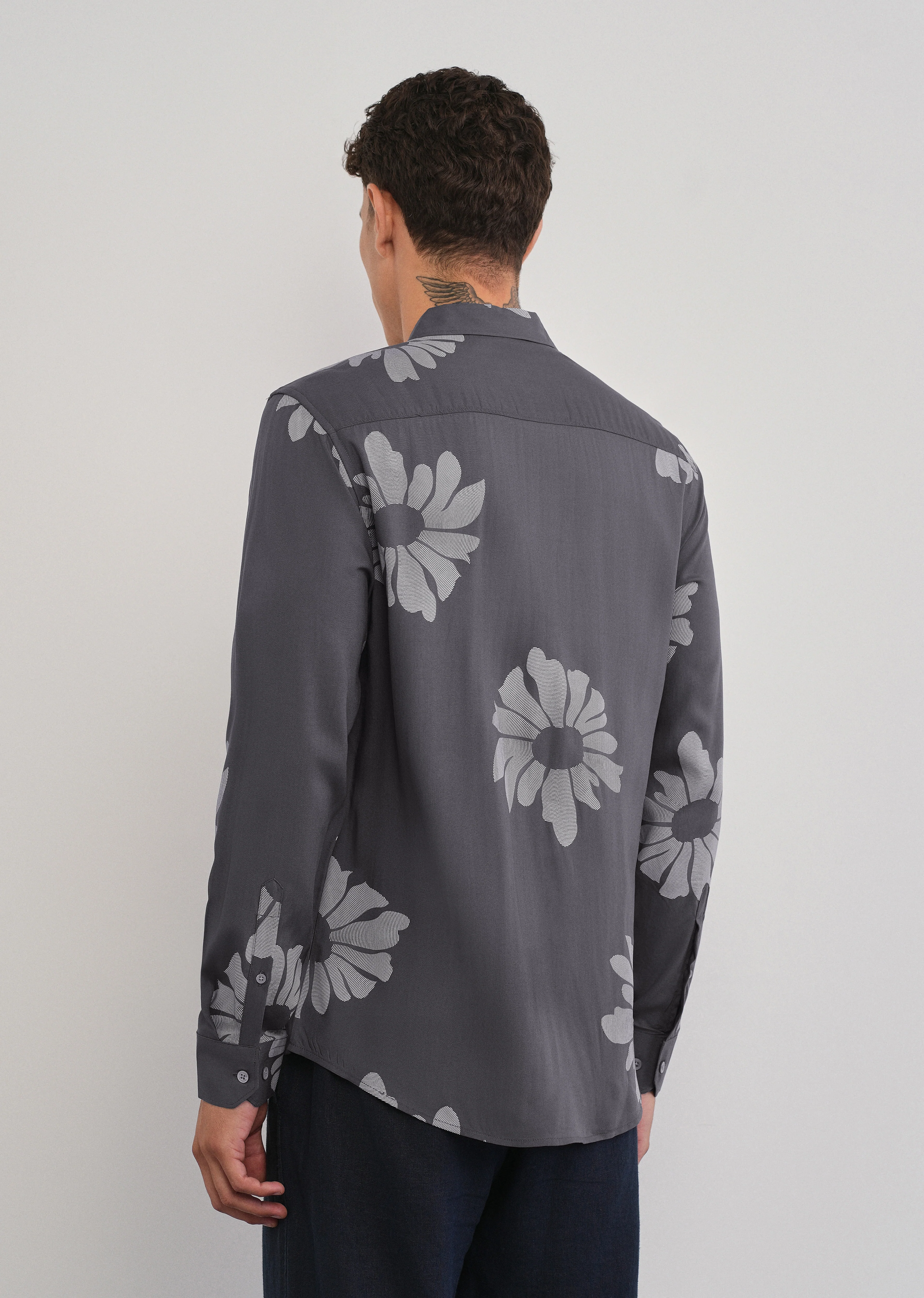 Grey Linear Floral Print Shirt - Image 2