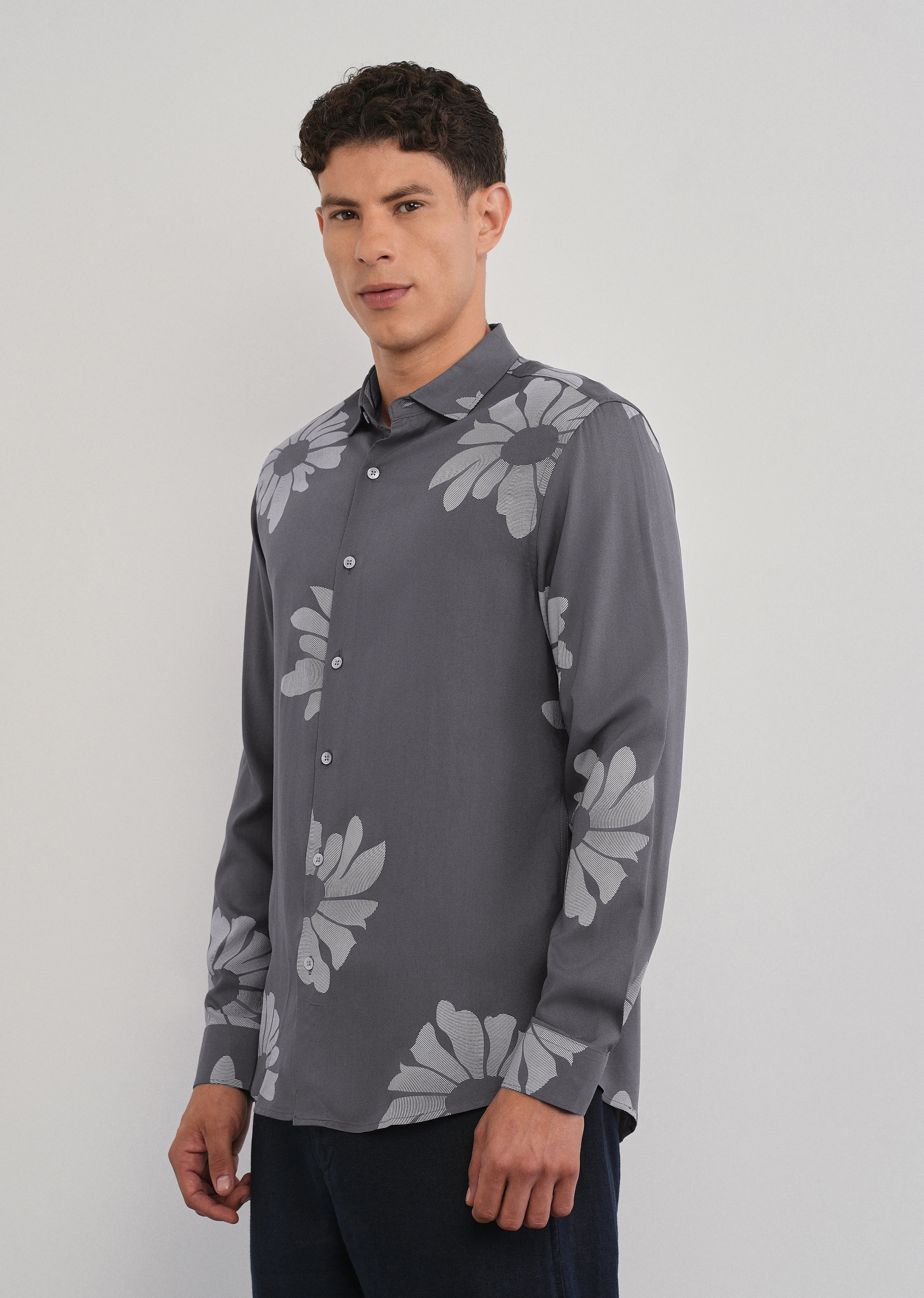 Grey Linear Floral Print Shirt - Image 4