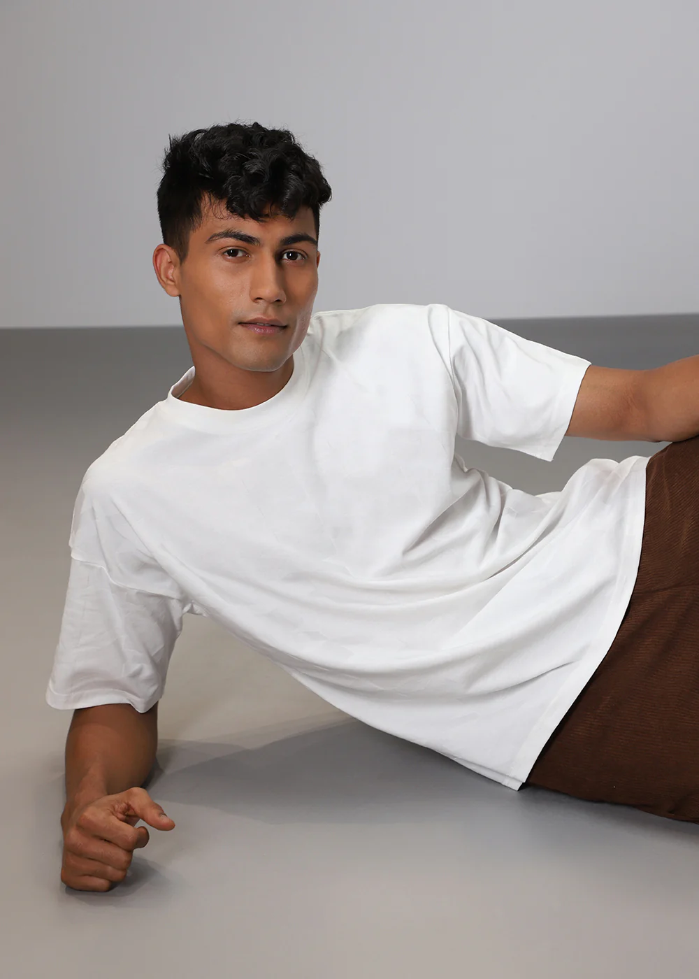 Herringbone Pattern Oversized White T-Shirt - Image 8