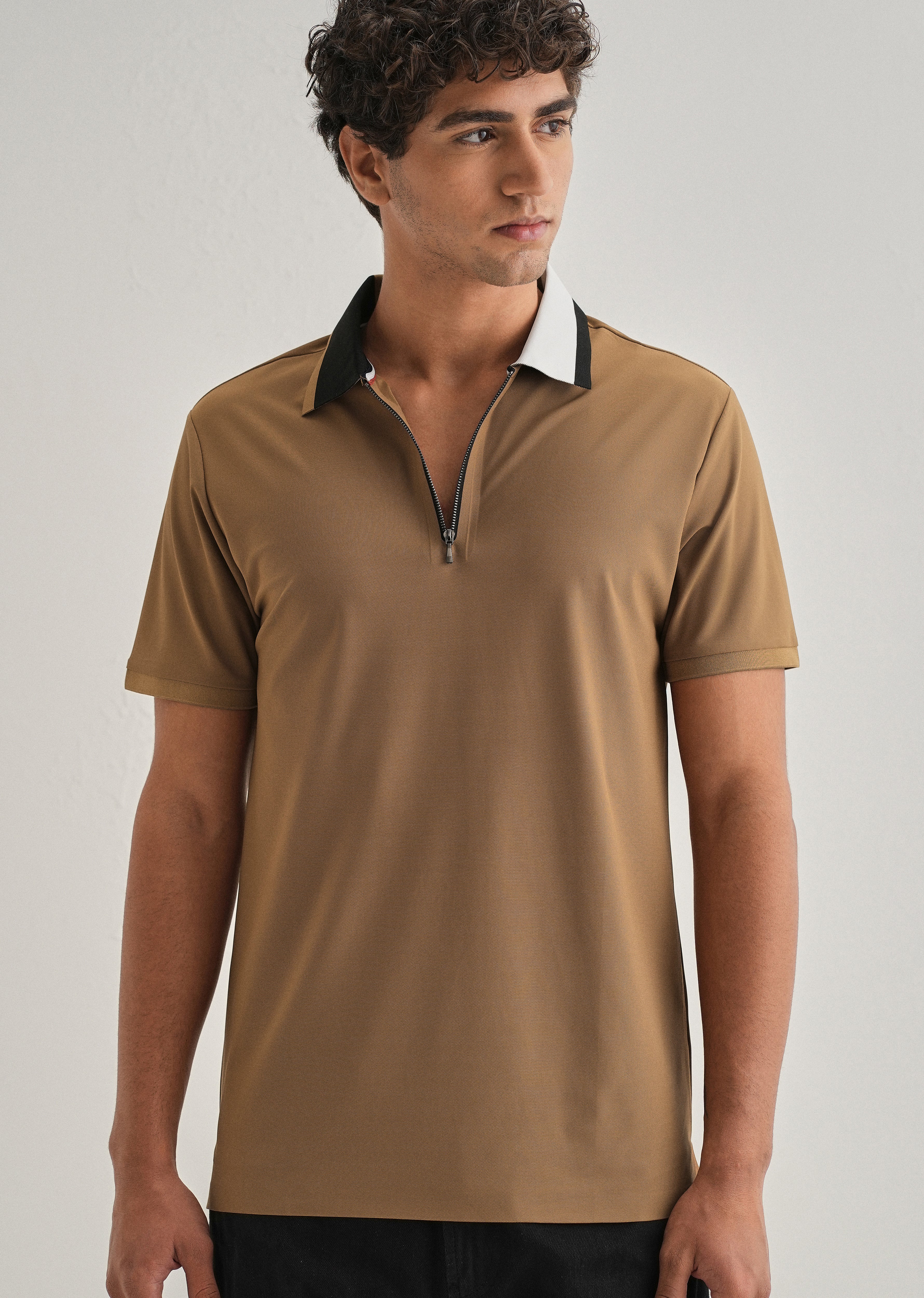 Khaki Zipper Polo Collar Seamless T-shirt - Image 7