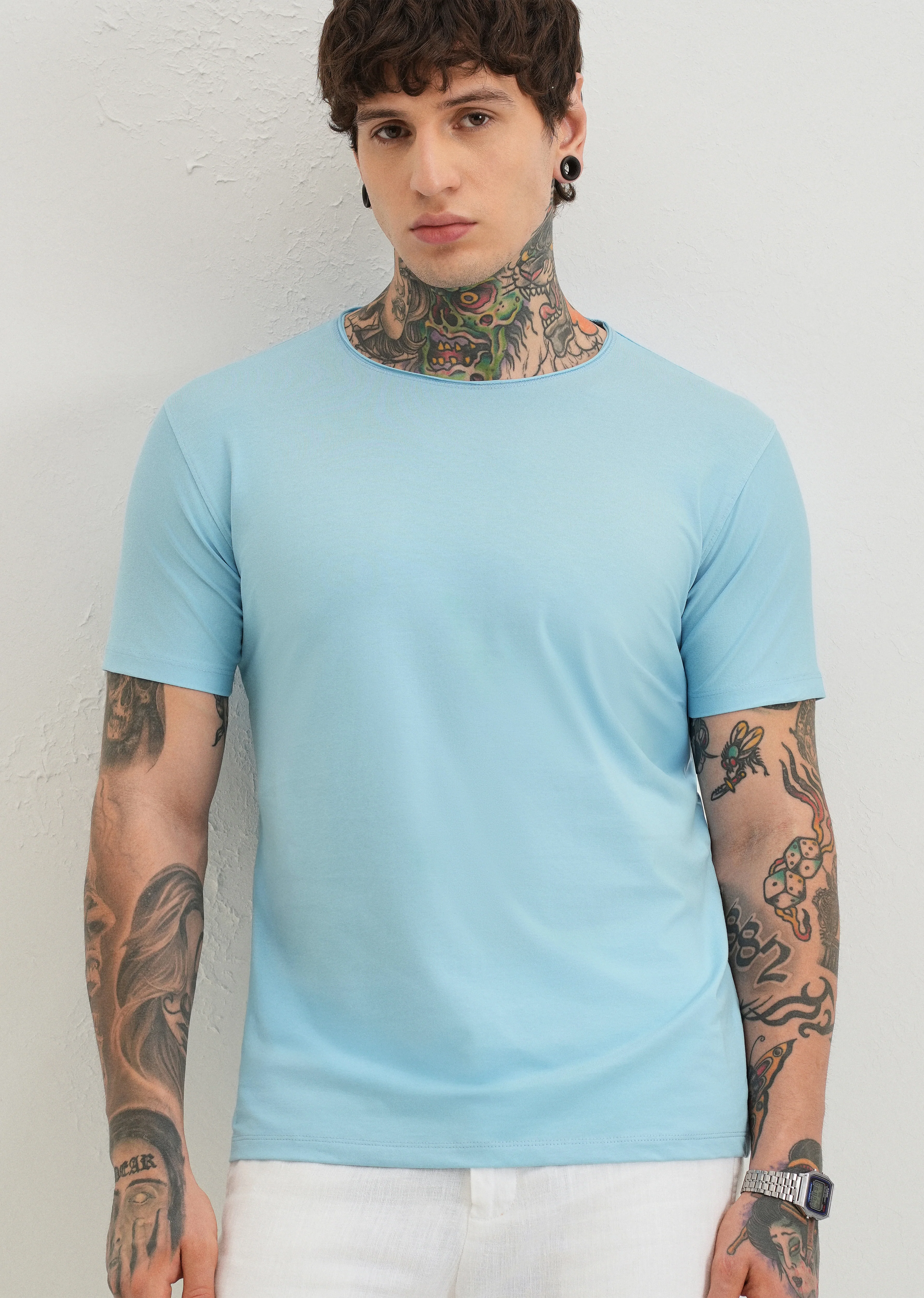 Light Blue Plain Round Neck T-shirt - Image 7