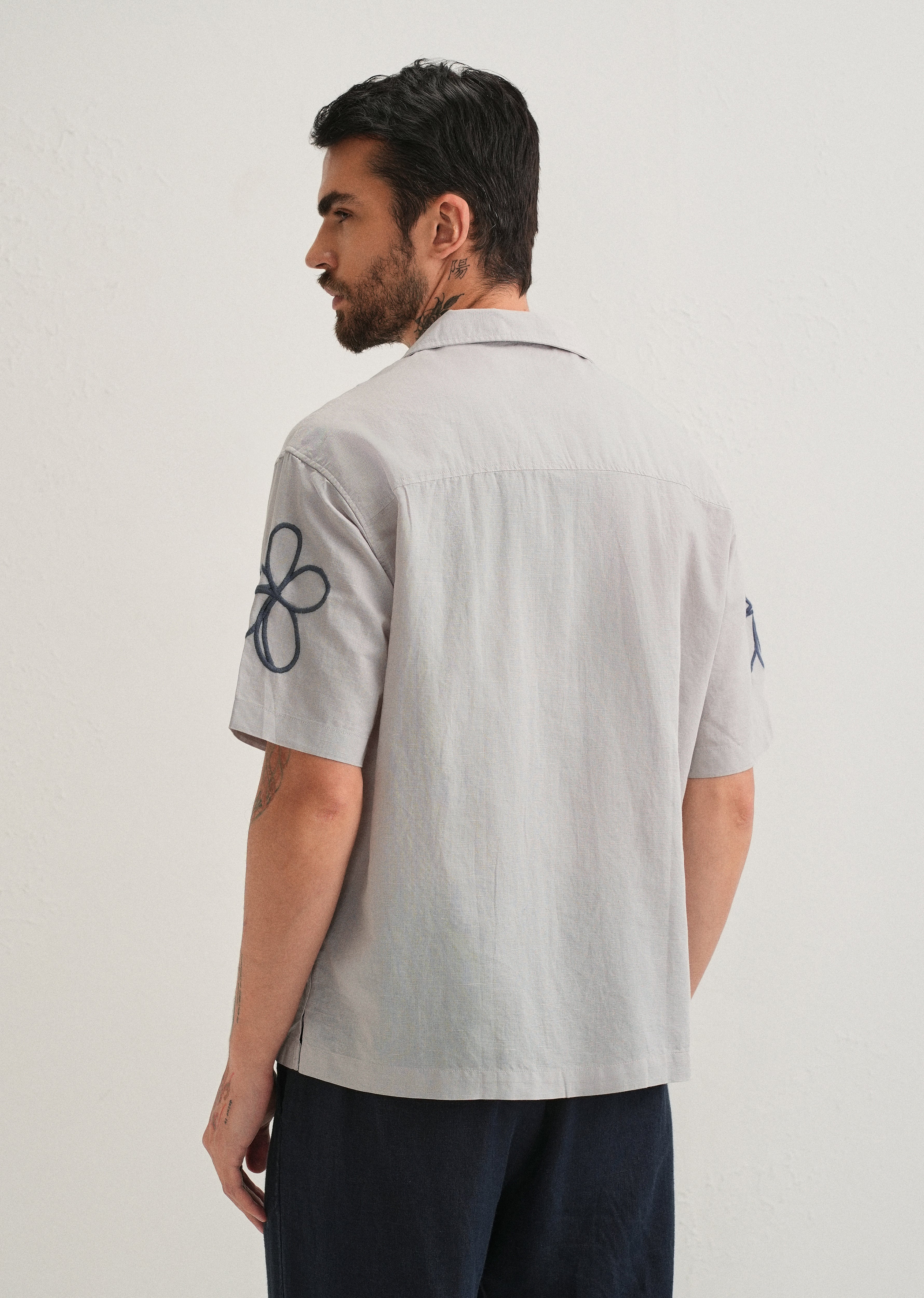 Light Grey Floral Embroidery Cuban Collar Shirt - Image 2