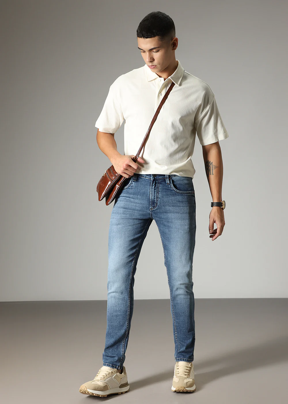 Light Wash Slim fit Jeans - Image 5