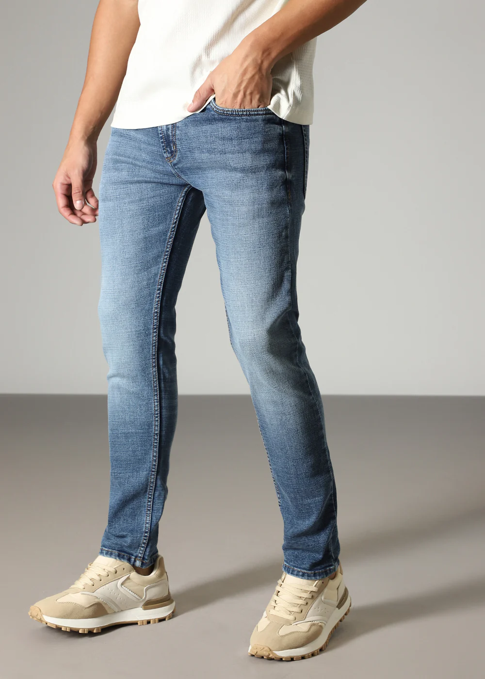 Light Wash Slim fit Jeans - Image 8