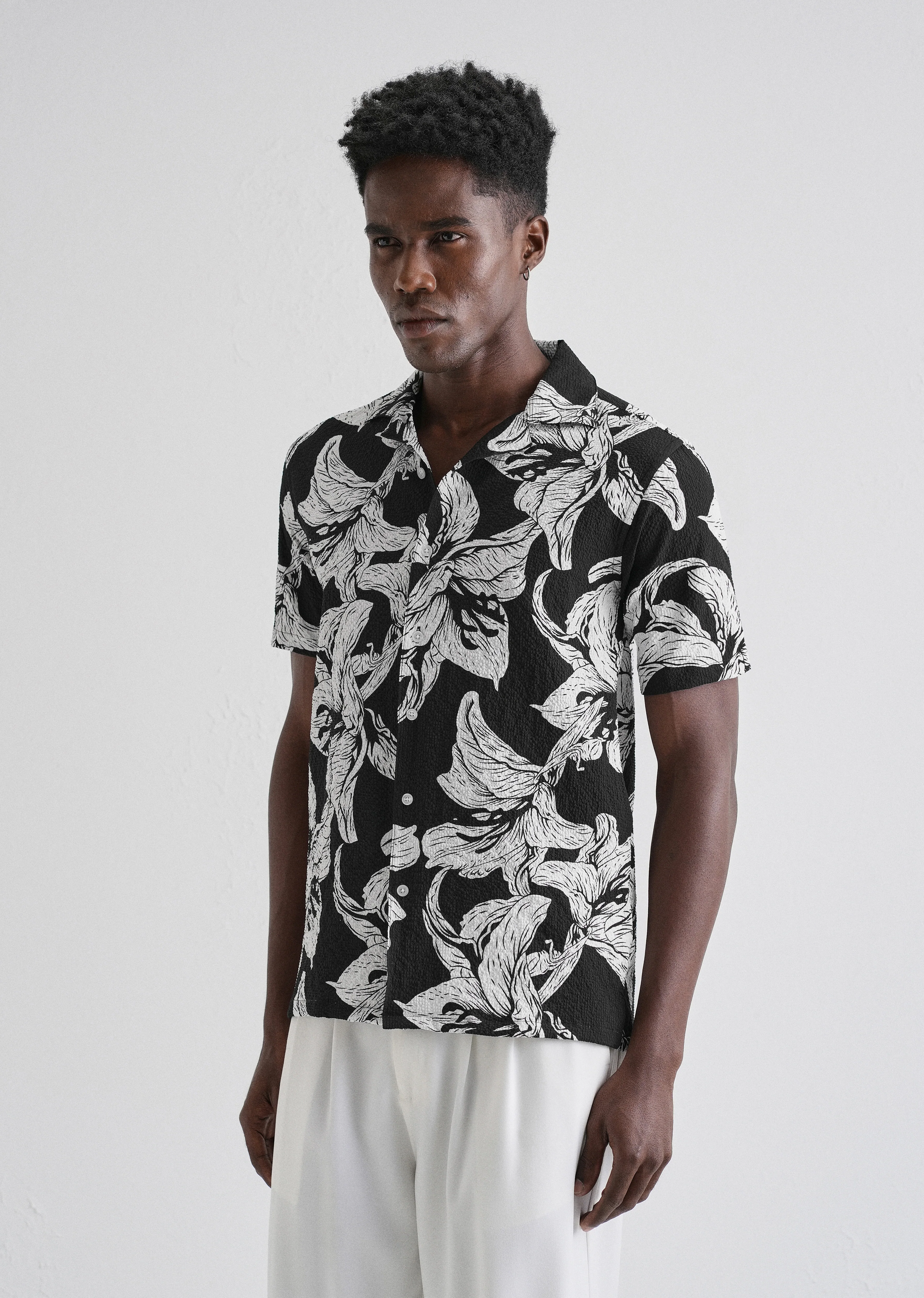 Lily Print White Popcorn Shirt - Image 4