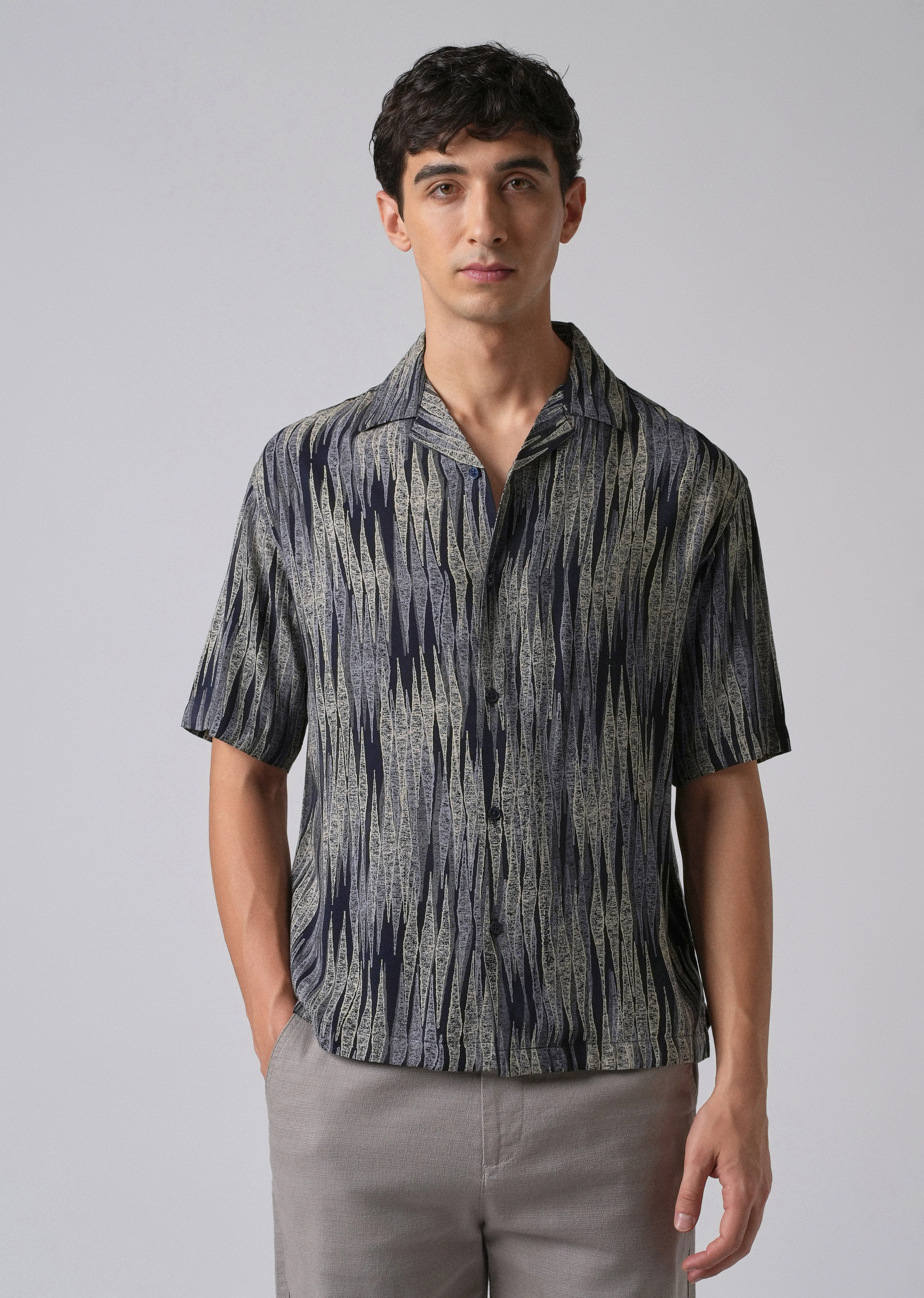 Linear Abstract Pattern Oversized Feather Shirt - Image 3